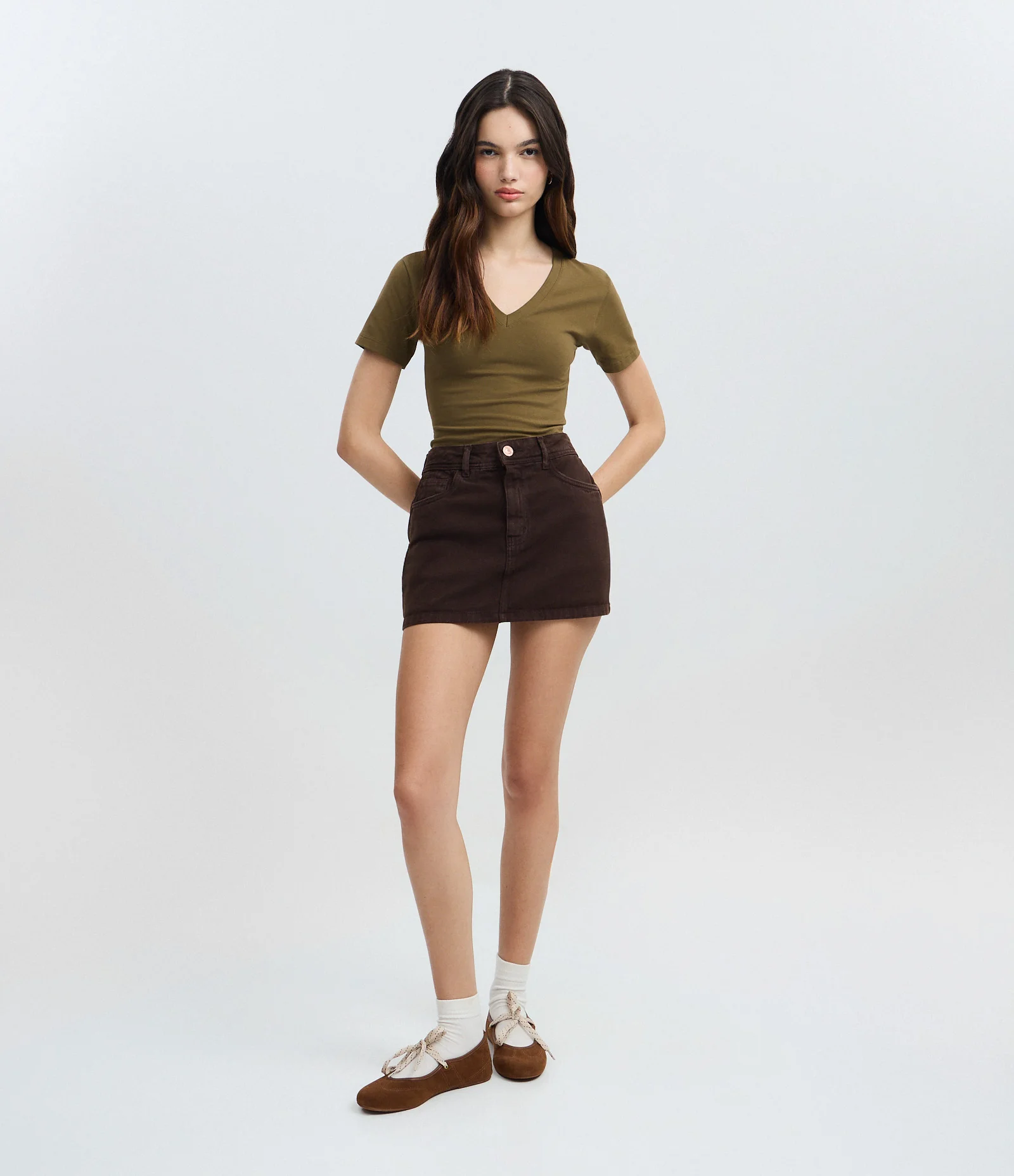 Blusa Regular em Cotton com Decote V Verde Oliva 2