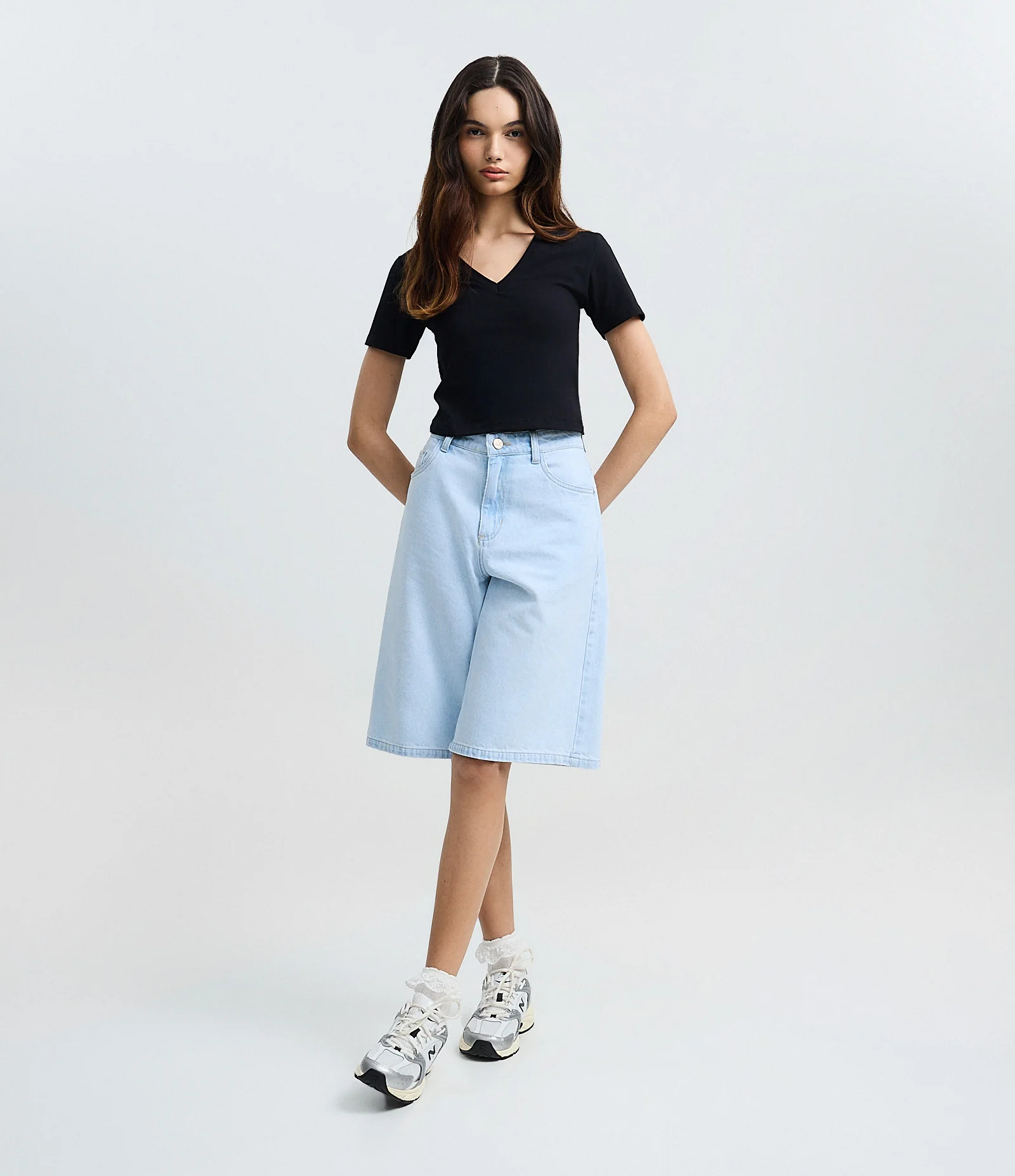Blusa Regular em Cotton com Decote V Preto 2