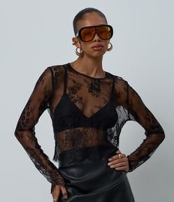 Blusa Gola Alta com Desenhos de Flores em Renda