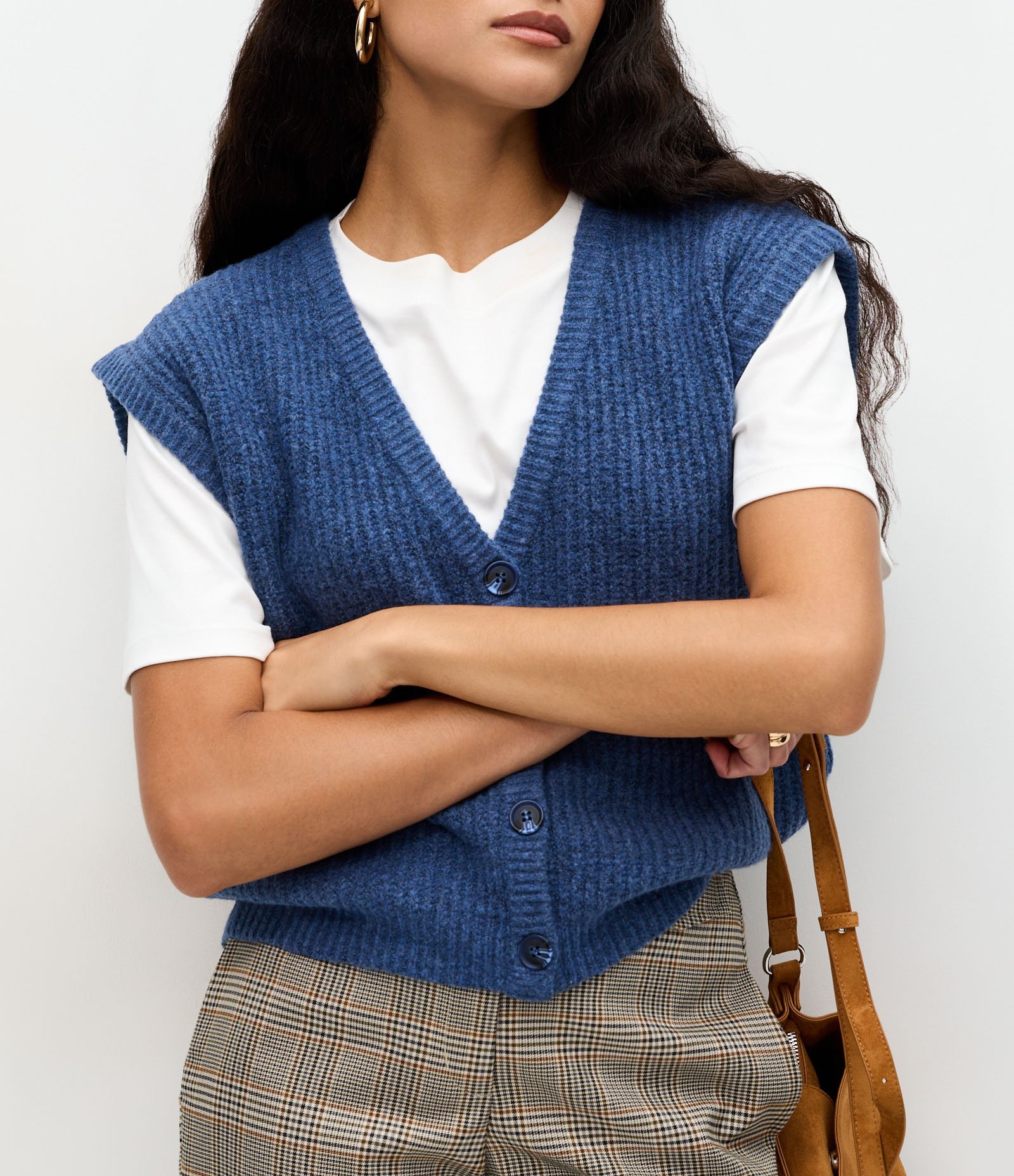 Colete Regular em Tricô com Abotoamento Frontal Azul 4