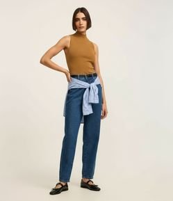 Blusa em Tricô com Golinha e Textura Canelada