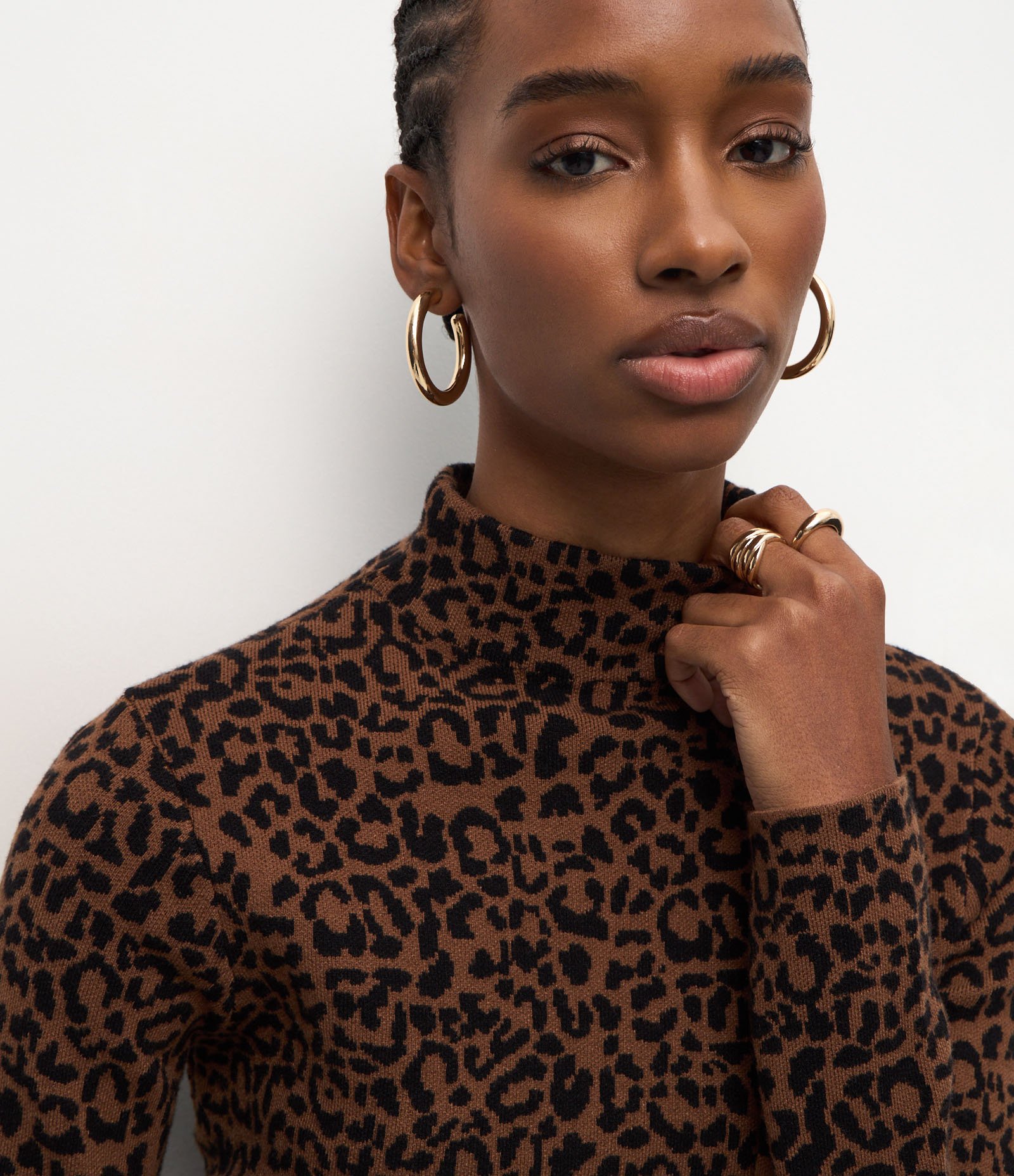 Blusa em Jacquard com Gola Alta e Estampa Animal Print Marrom 3