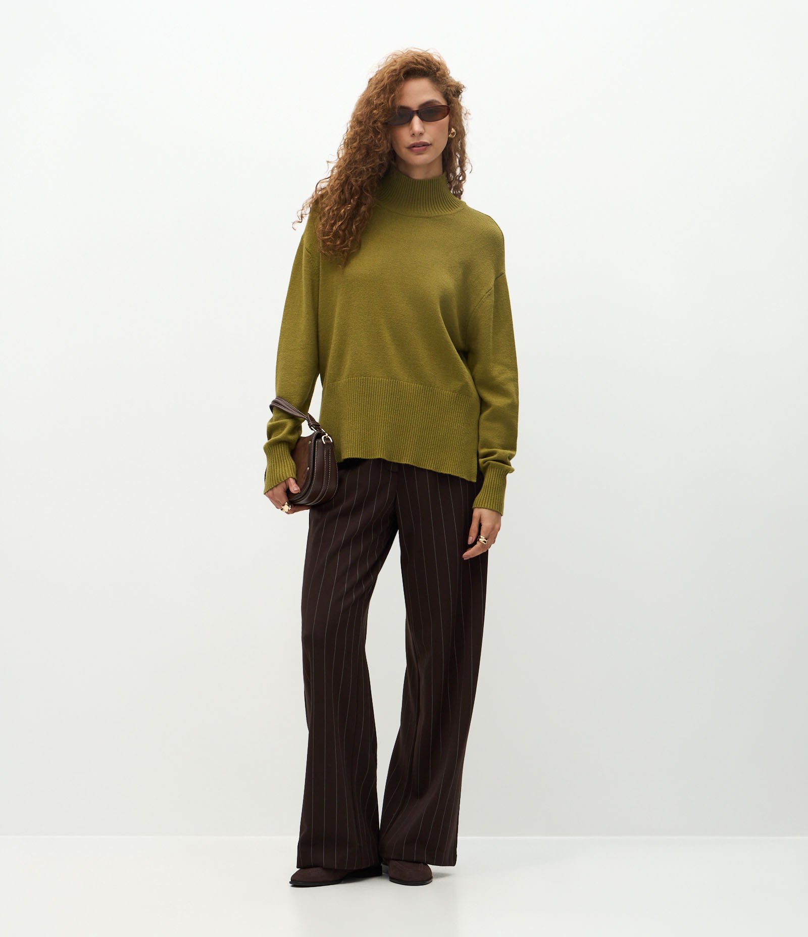Blusa Alongada em Tricô com Gola Alta Verde 2