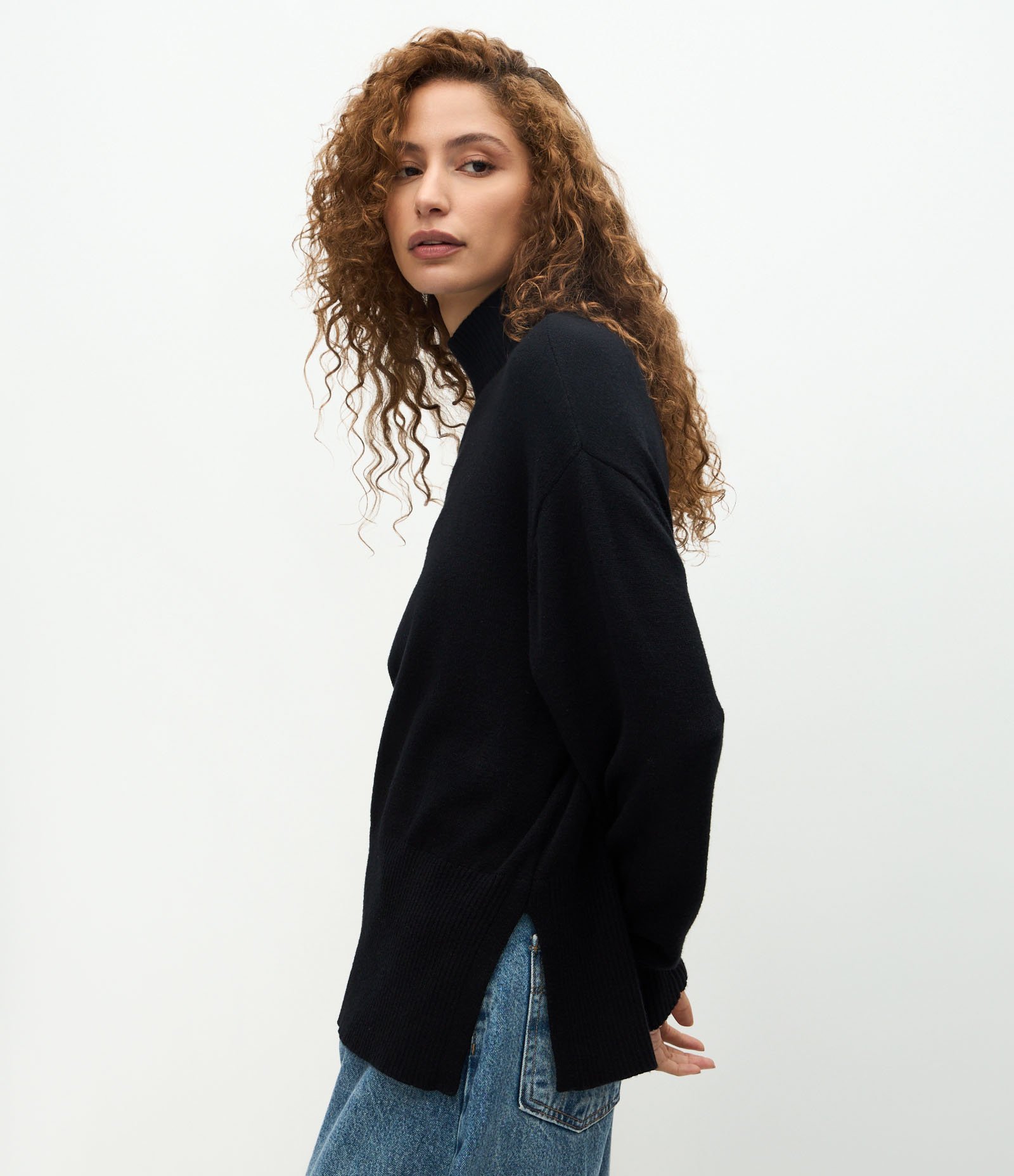 Blusa Alongada em Tricô com Gola Alta Preto 2