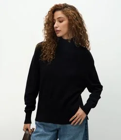 Blusa Alongada em Tricô com Gola Alta