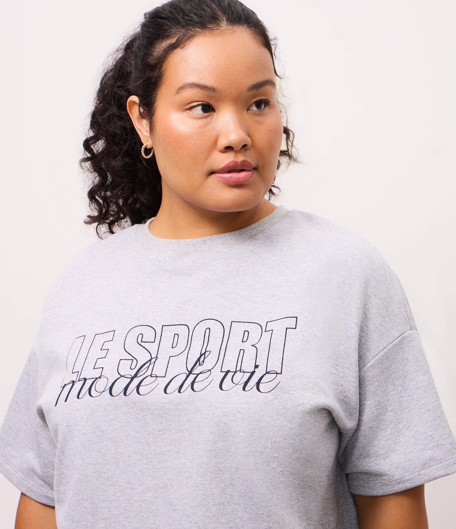 Camiseta Box em Moletom com Lettering Le Sport Curve & Plus Size Cinza 3