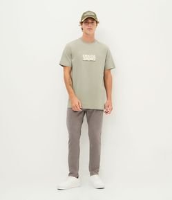 Calça Skinny Básica em Sarja com Elastano e Bolsos
