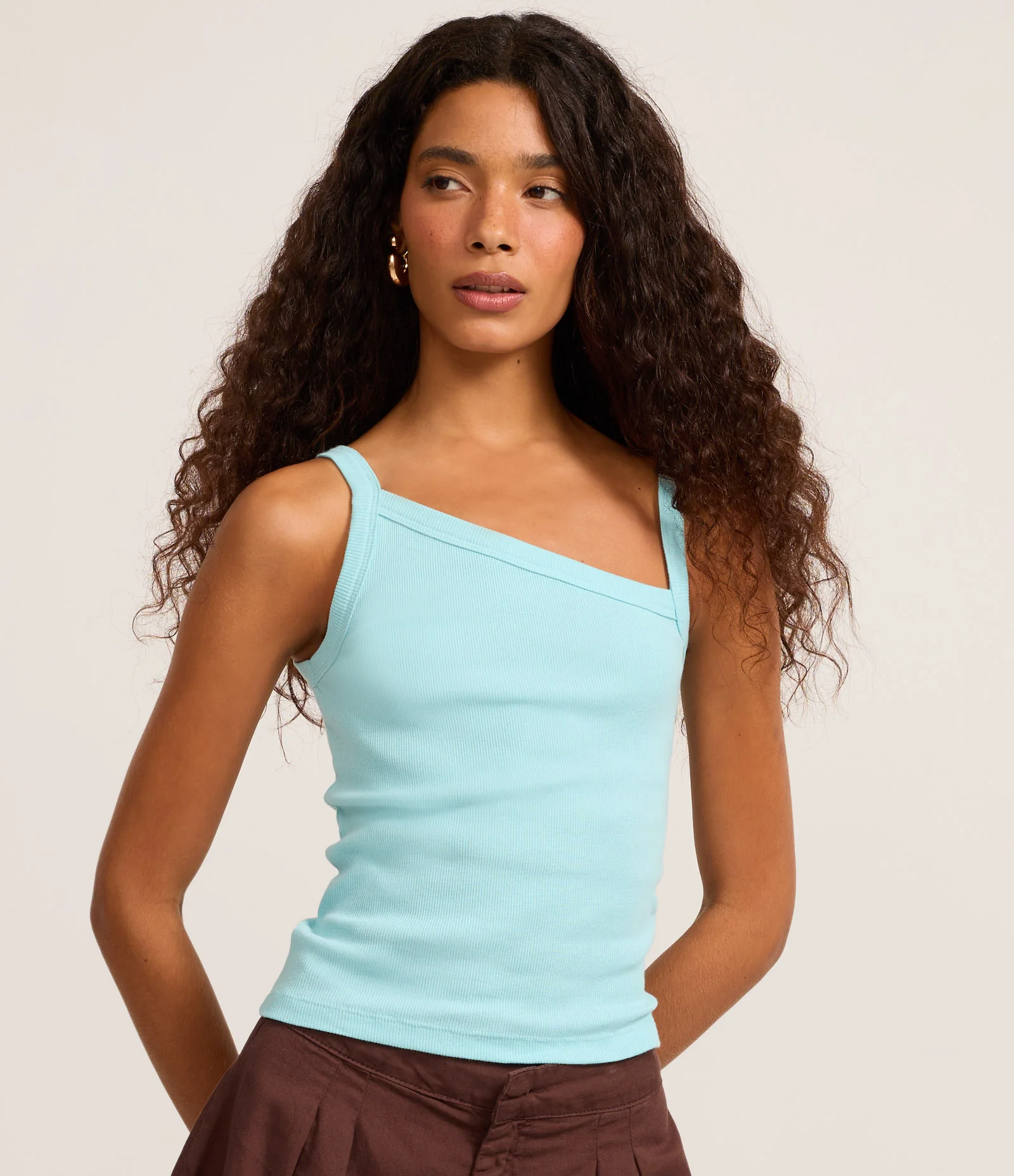 Blusa em Ribana com Decote Assimétrico Azul Claro 1