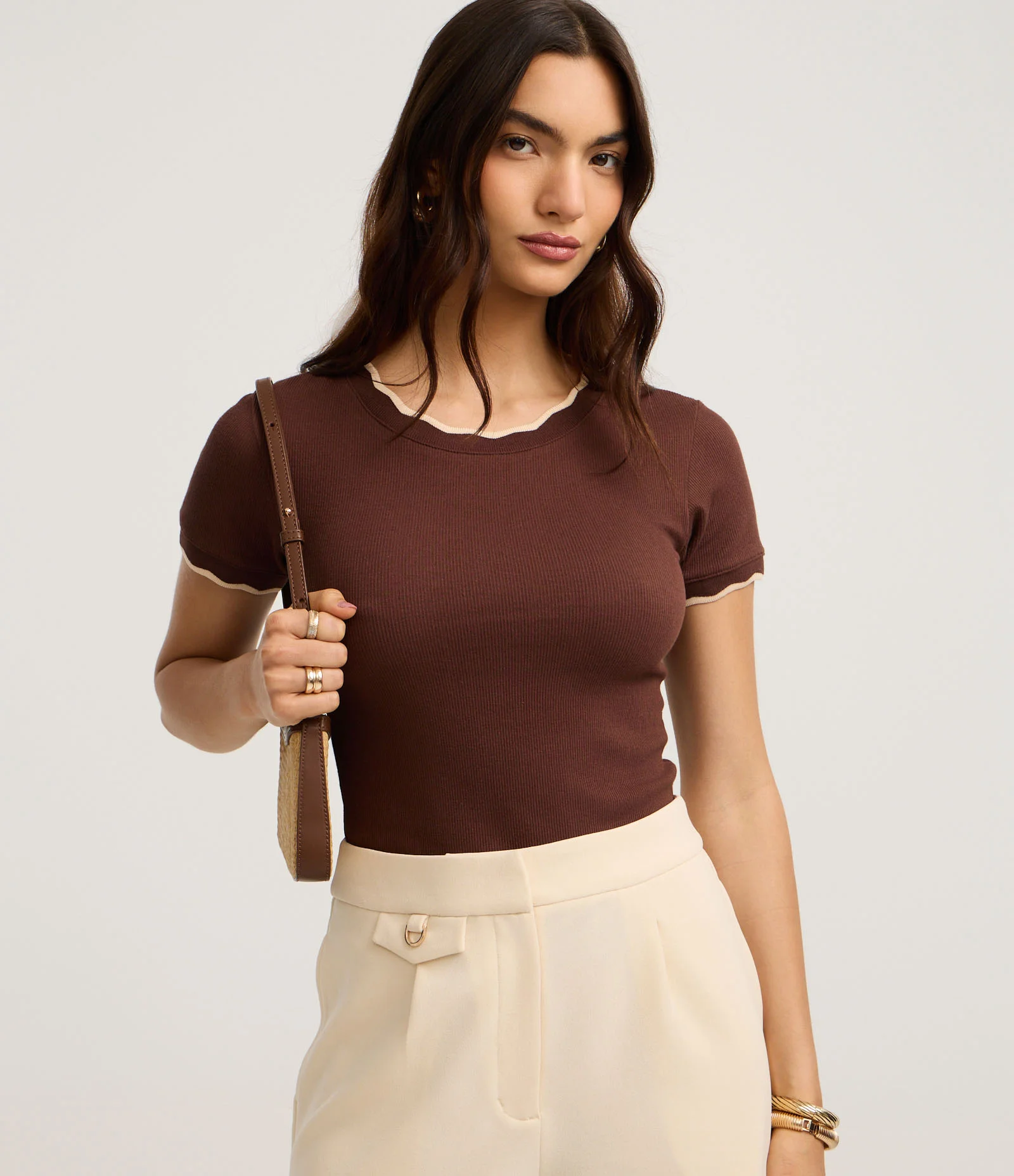 Blusa em Algodão com Gola e Manga Onduladas Marrom 1