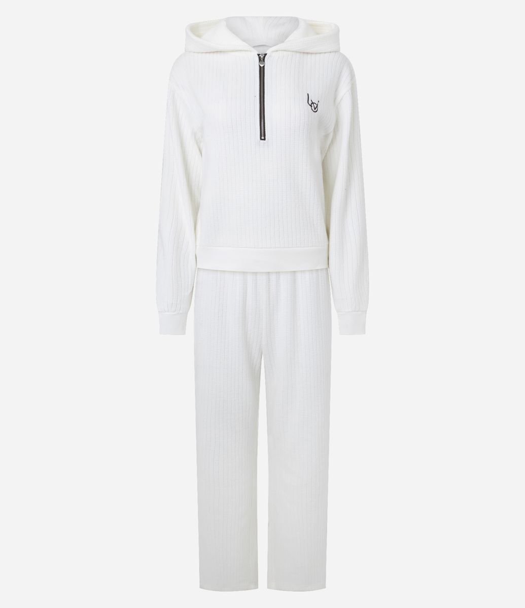 Pijama em Tricô com Zíper e Bordado no Peito Branco
