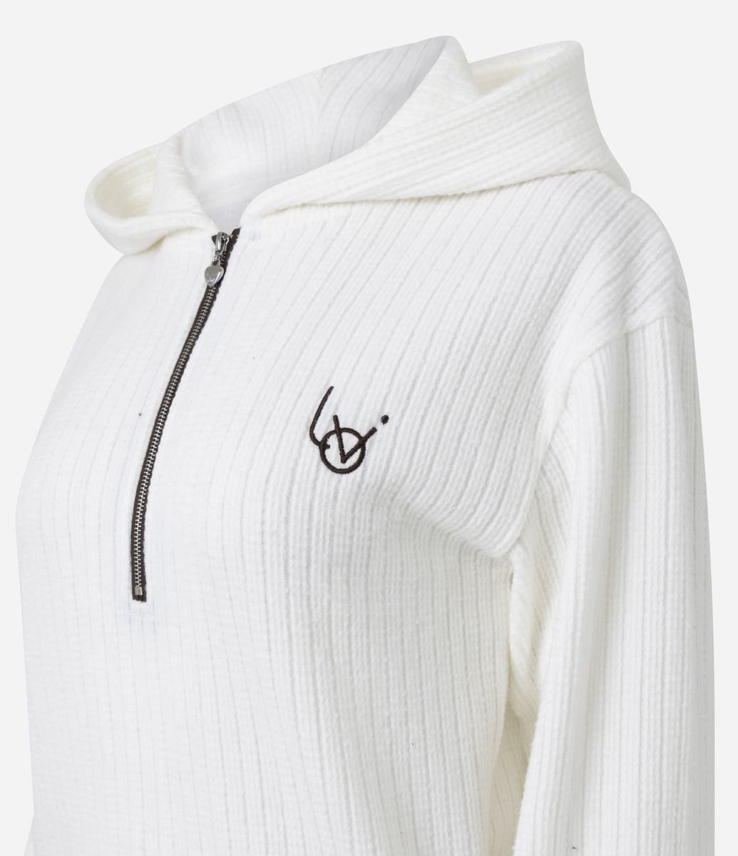 Pijama em Tricô com Zíper e Bordado no Peito Branco