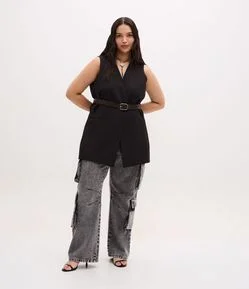 Calça Reta  em Jeans com Bolso Cargo e Efeito Estonado