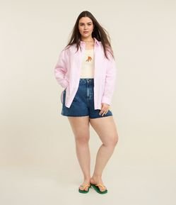 Short Jeans Mom com Barra a Fio e Bordado Caju Curve & Plus Size