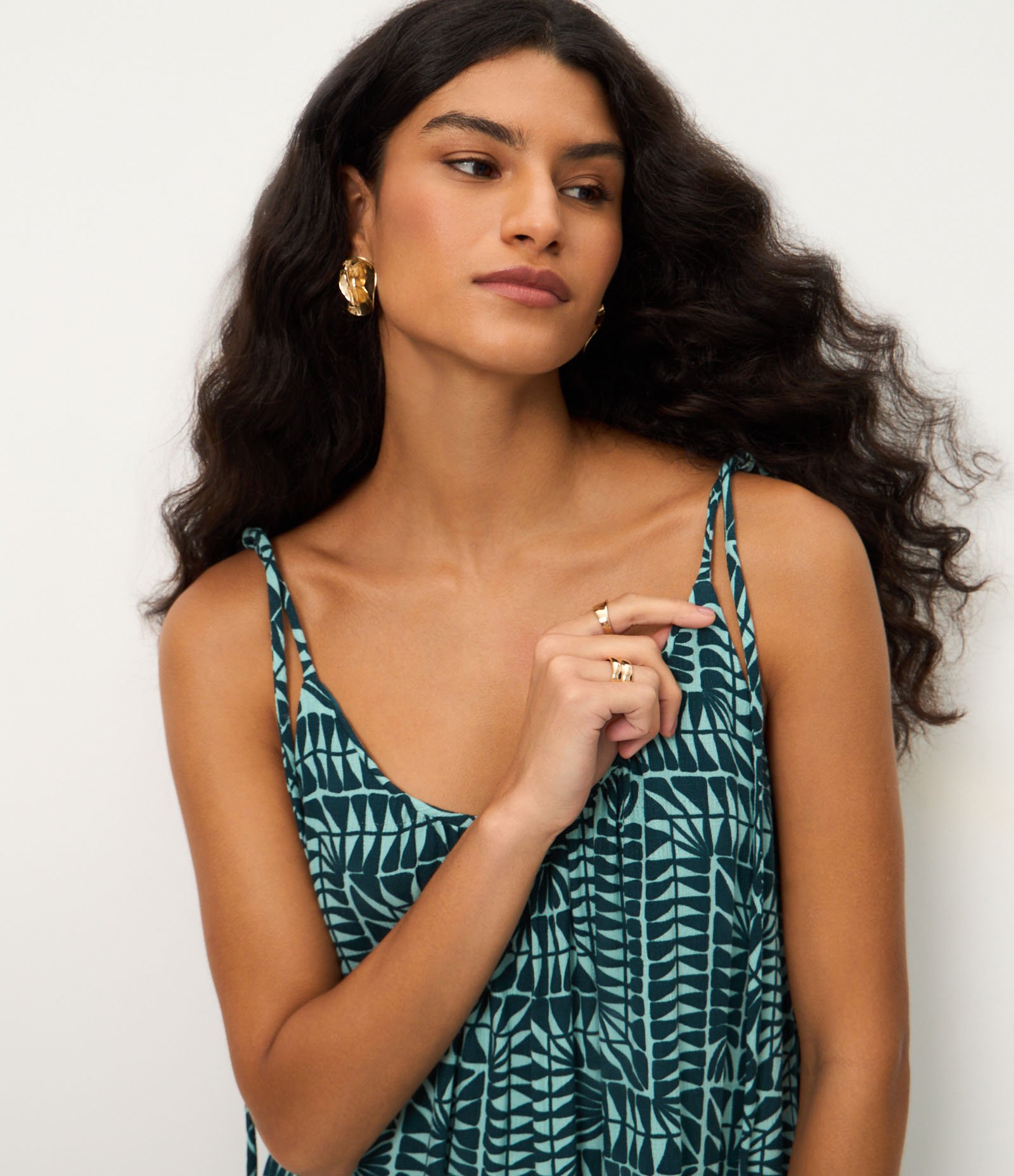 Vestido Solto Estampado com Alça Fina e Amarração nos Ombros Verde 3