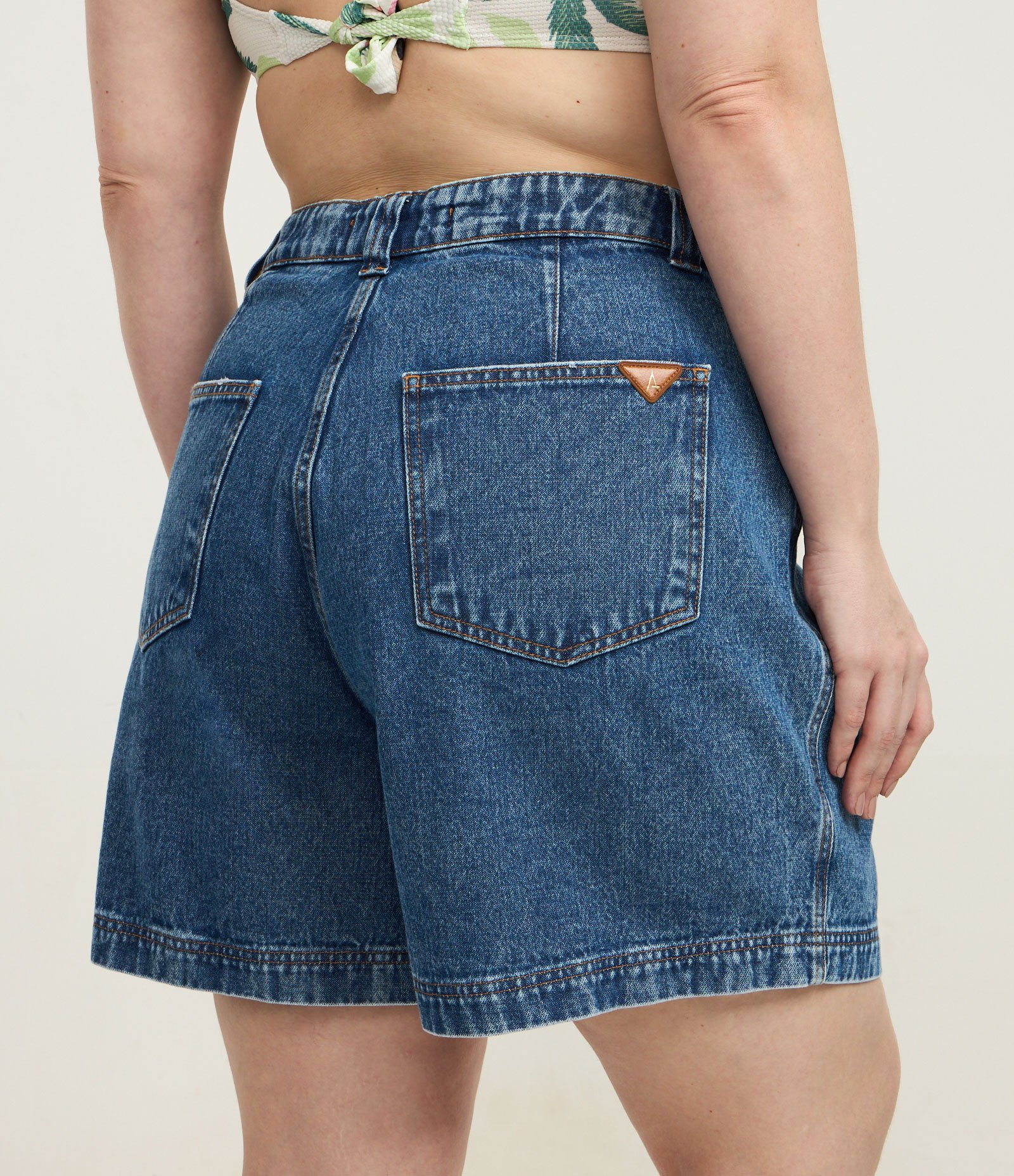 Short Jeans com Barra Larga Curve & Plus Size Azul 5