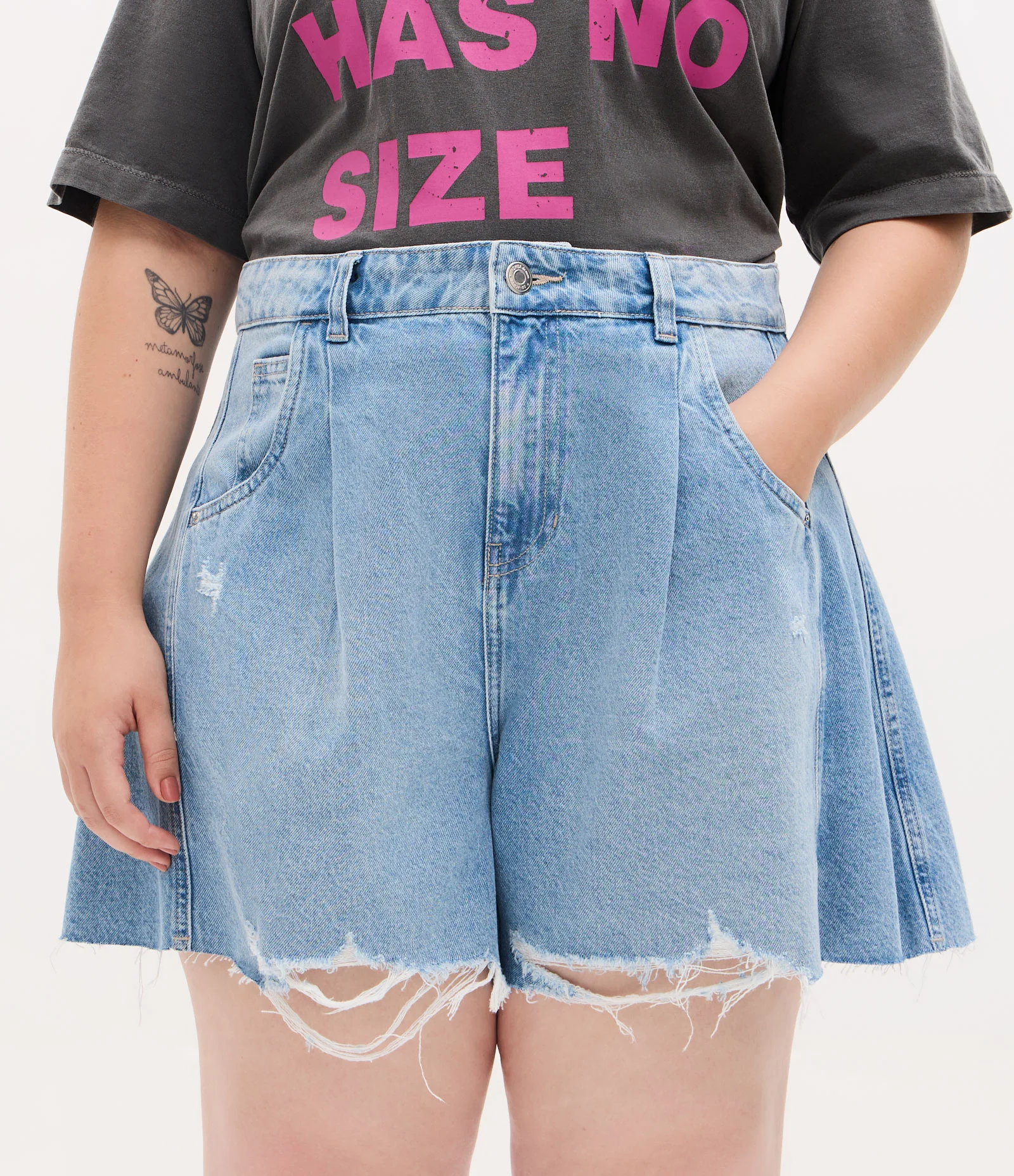 Short Evasê em Jeans com Barra a Fio Curve & Plus Size Azul 2