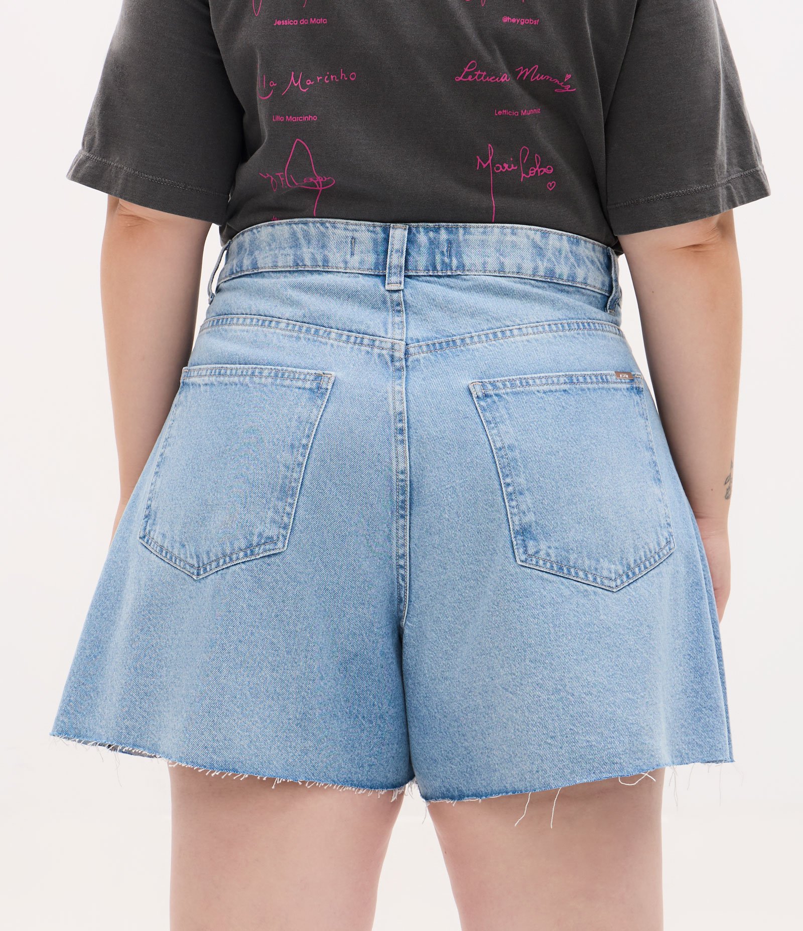 Short Evasê em Jeans com Barra a Fio Curve & Plus Size Azul 4