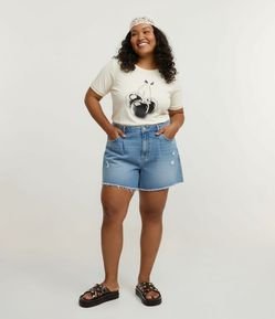 Short Evasê em Jeans com Barra a Fio Curve & Plus Size