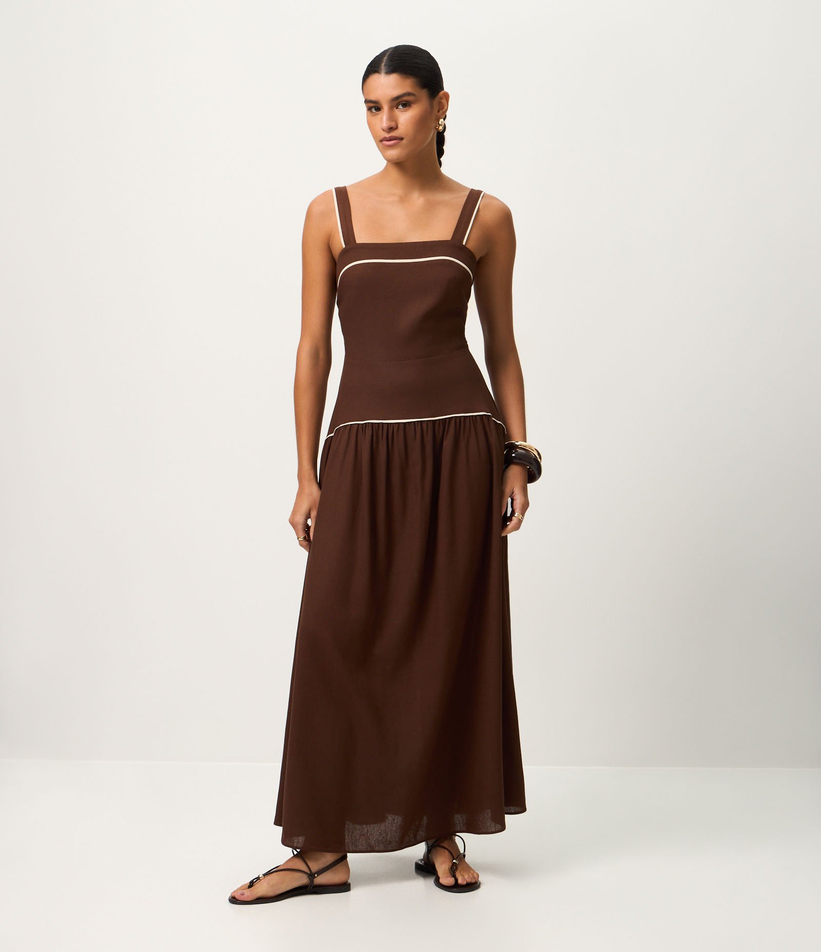 Vestido Midi com Cintura Baixa em Viscolinho Marrom 1