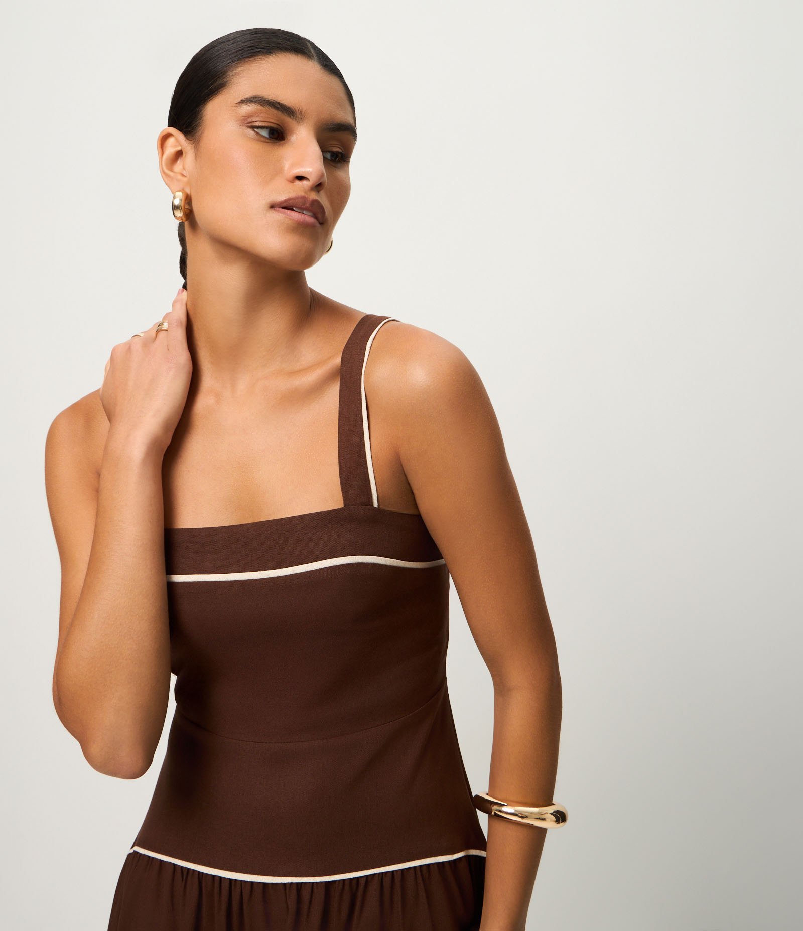 Vestido Midi com Cintura Baixa em Viscolinho Marrom 3