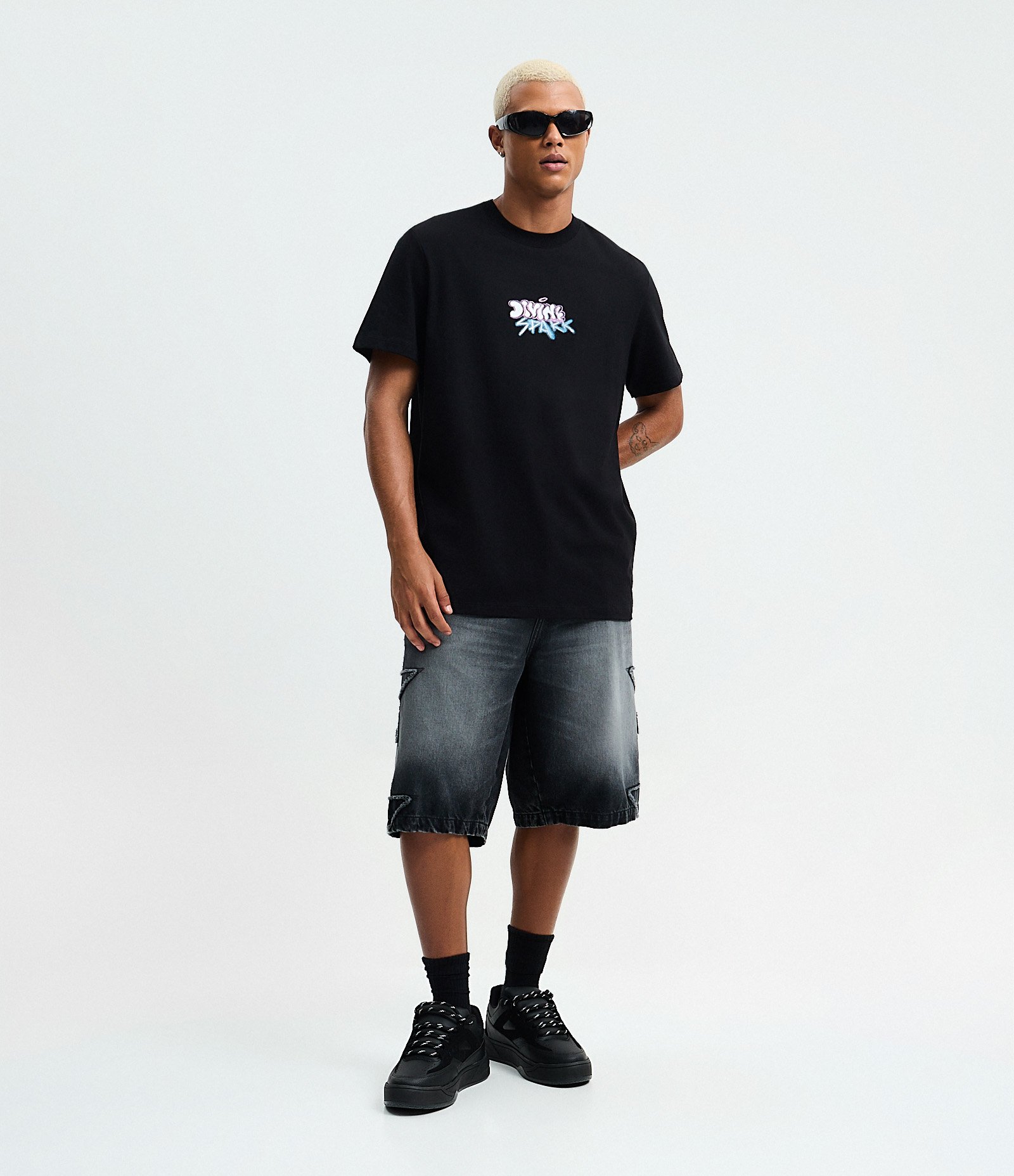 Camiseta Comfort em Algodão com Estampa Anjo Divine Spark Preto 3