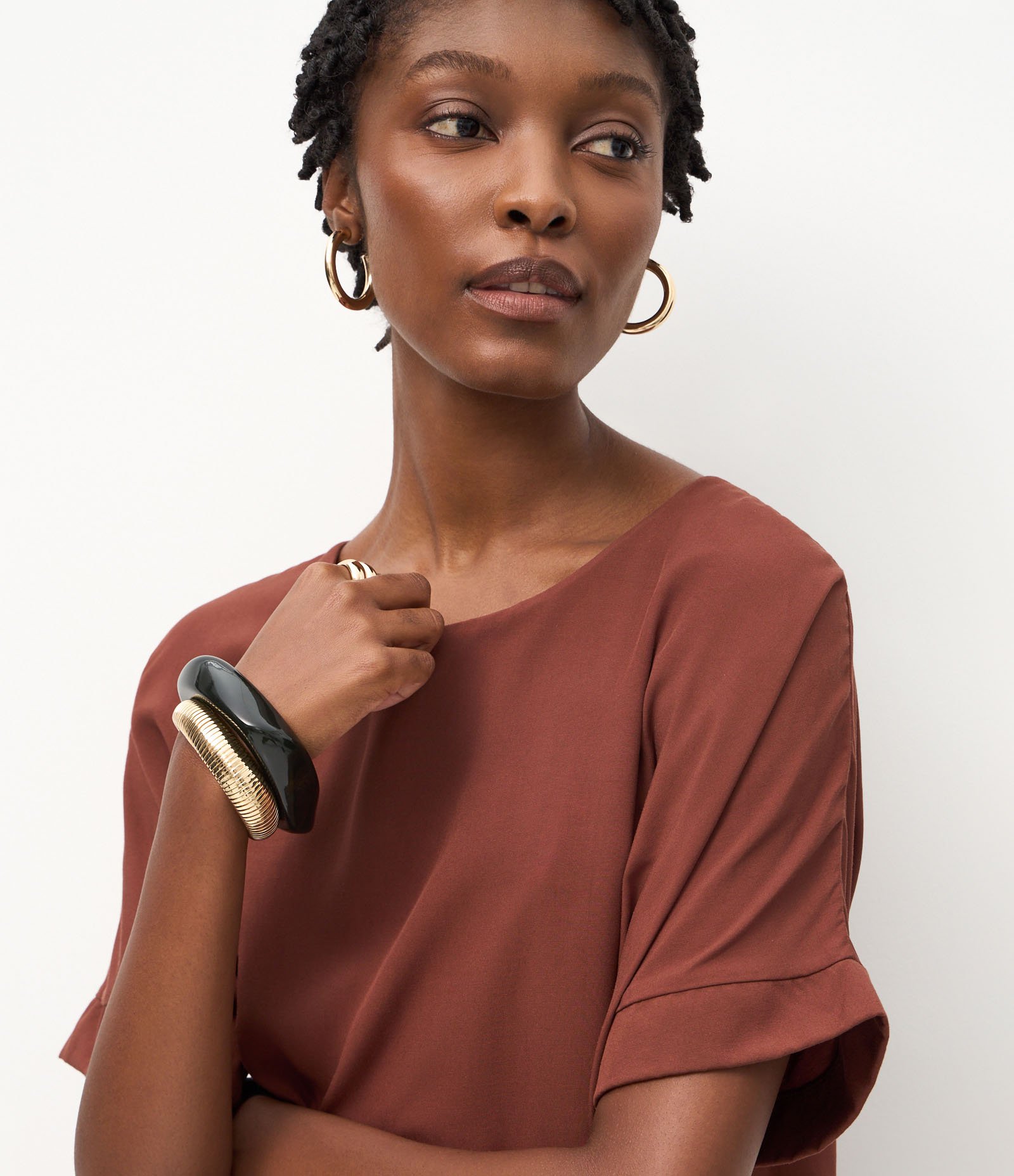 Vestido em Viscose com Saia em Camadas Marrom 3