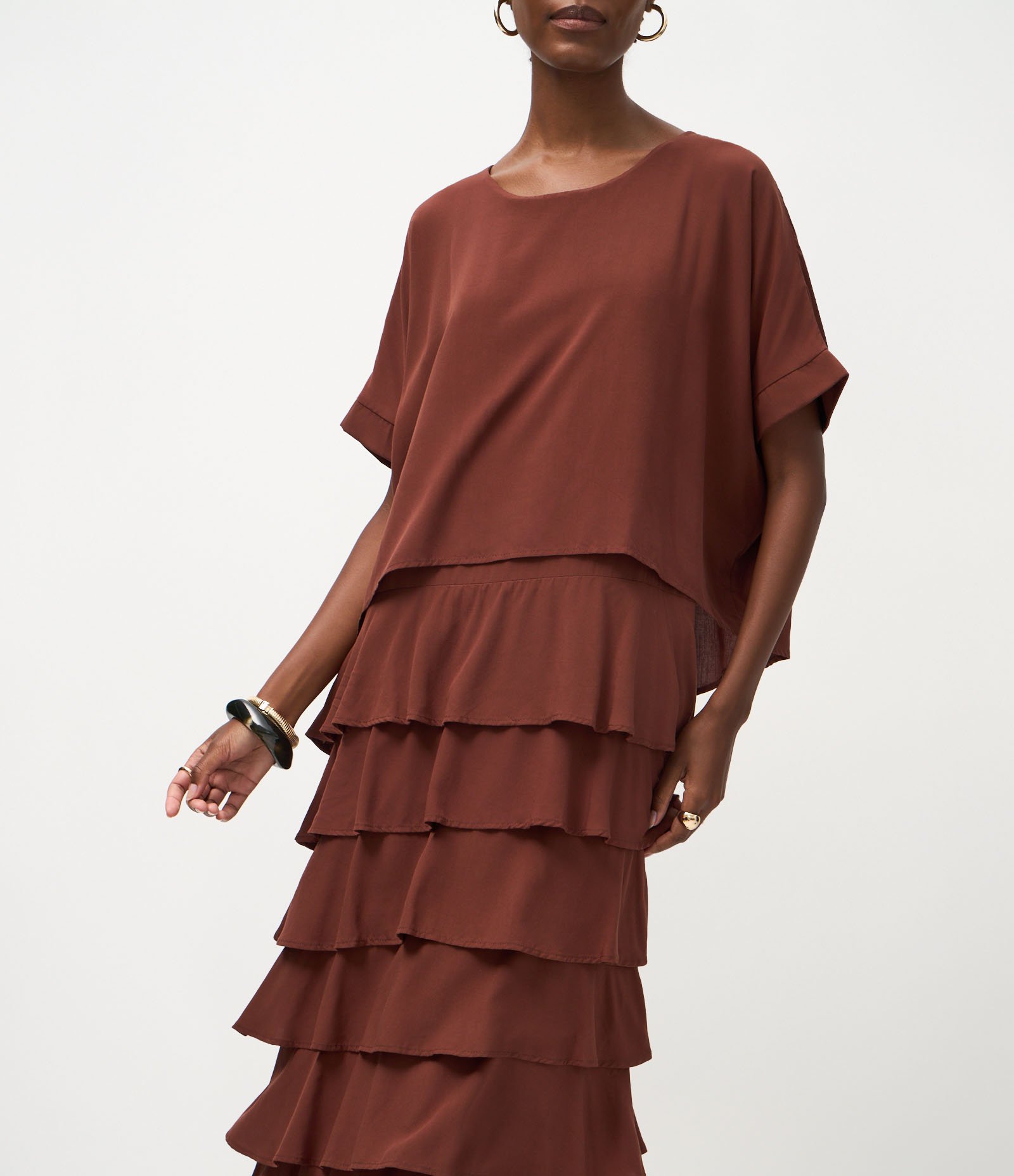 Vestido em Viscose com Saia em Camadas Marrom 4