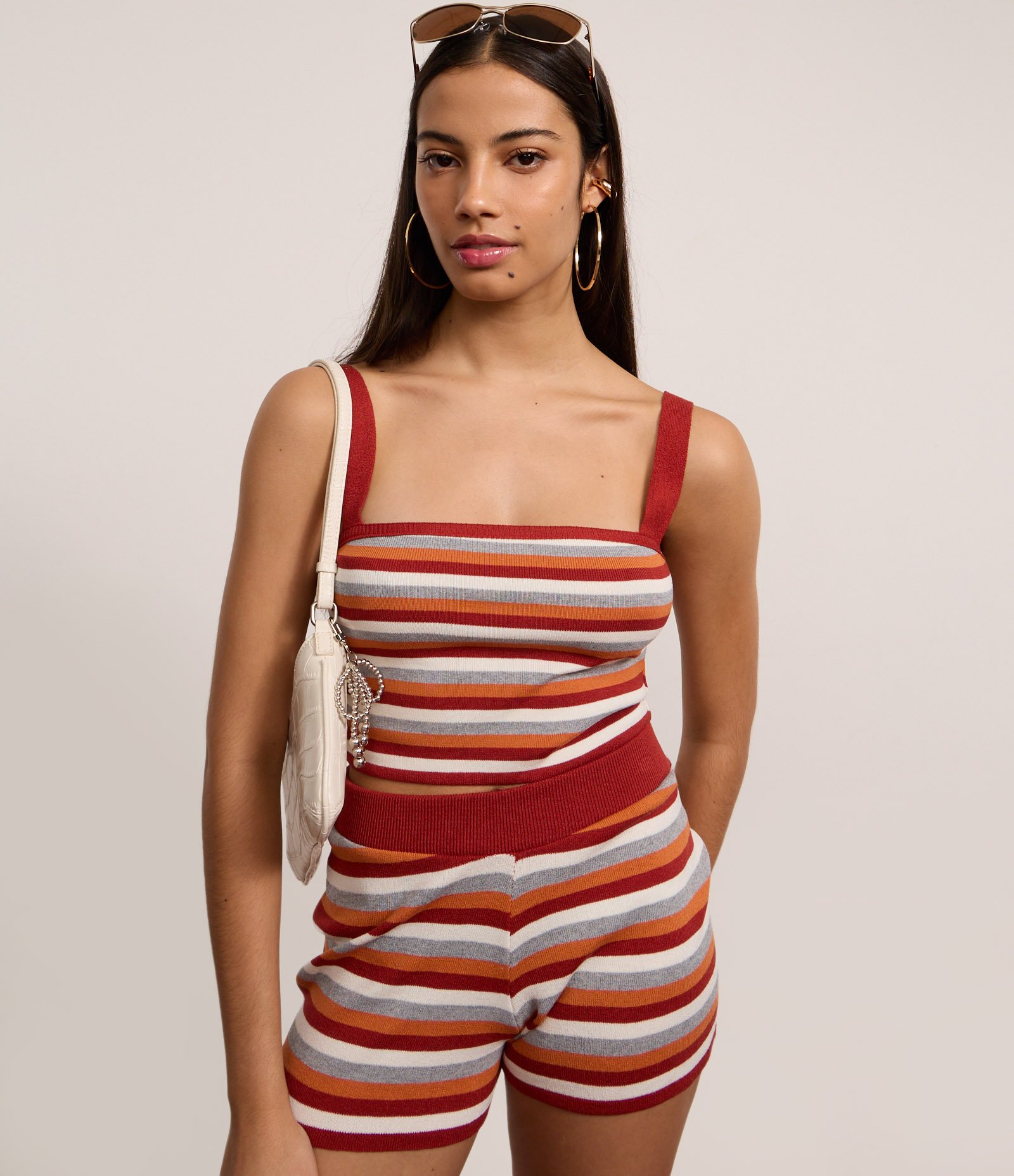 Short Regular em Tricô com Estampa de Listras Multicores 2