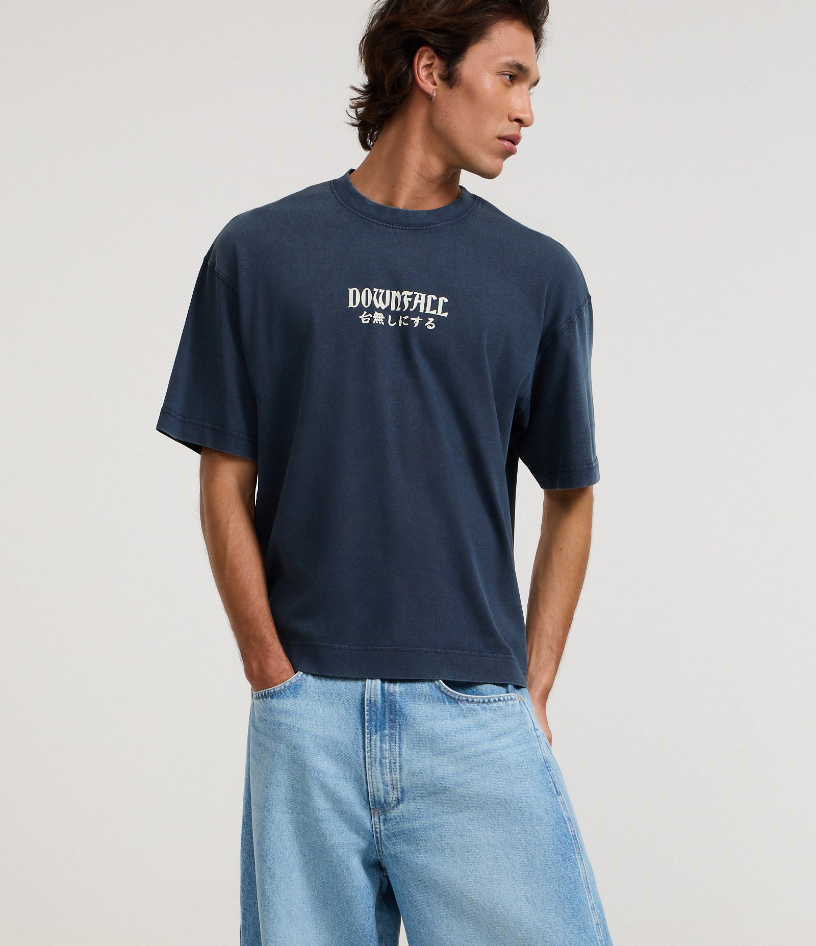 Calça Barrel em Jeans com Recortes e Pences Azul Claro 3