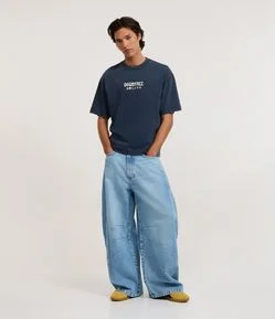 Calça Barrel em Jeans com Recortes e Pences