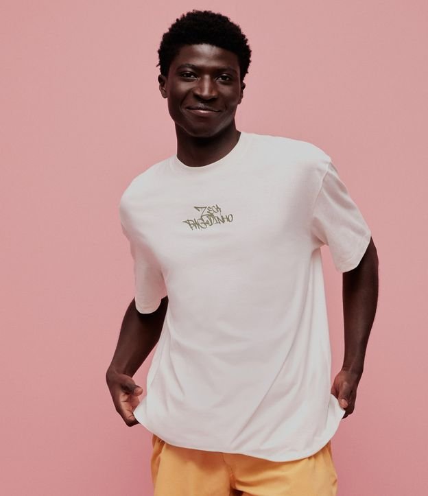 Camiseta Relaxed em Algodão com Estampa do Zeca Pagodinho