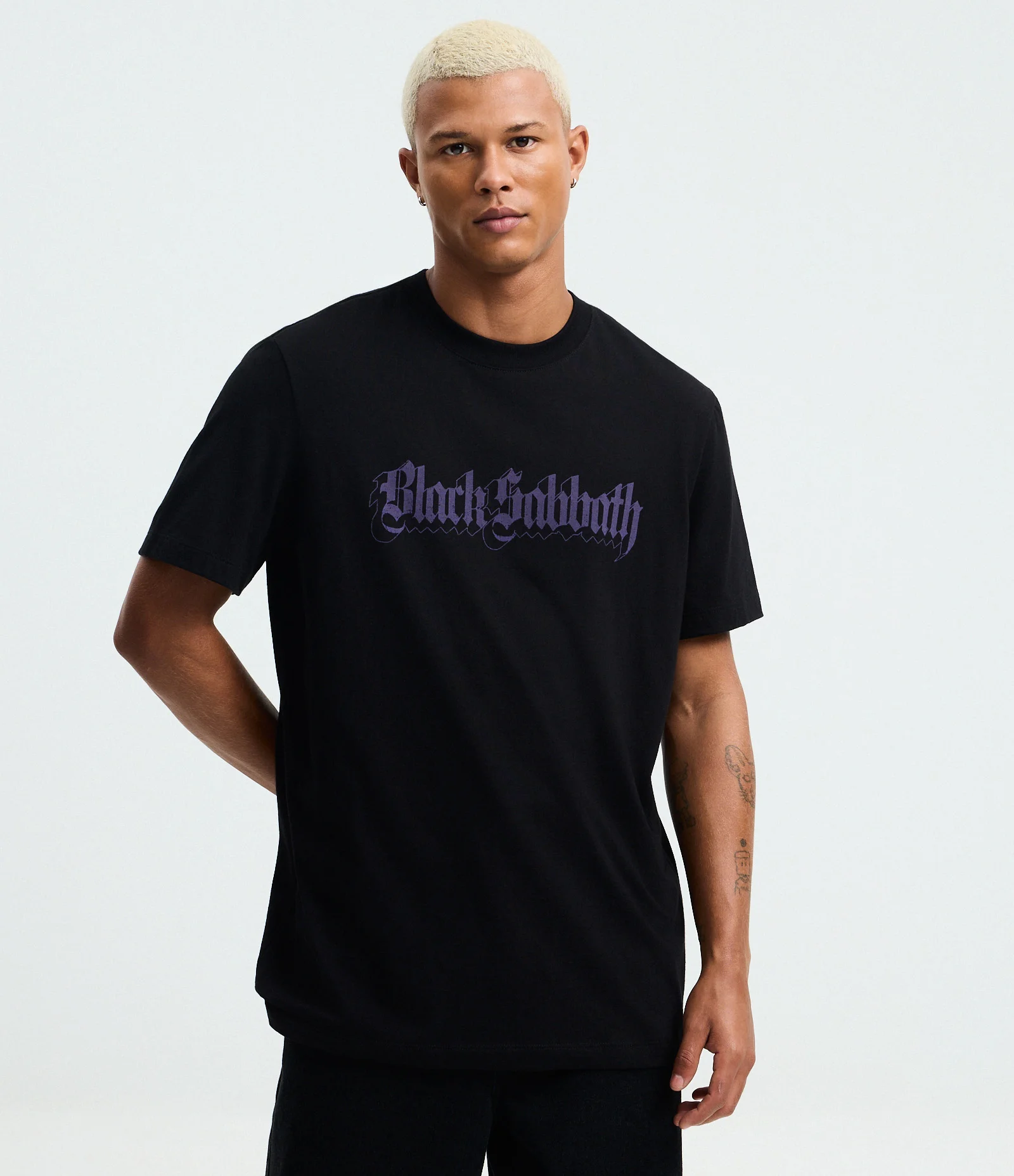 Camiseta Comfort em Algodão com Estampa Black Sabbath Preto 1