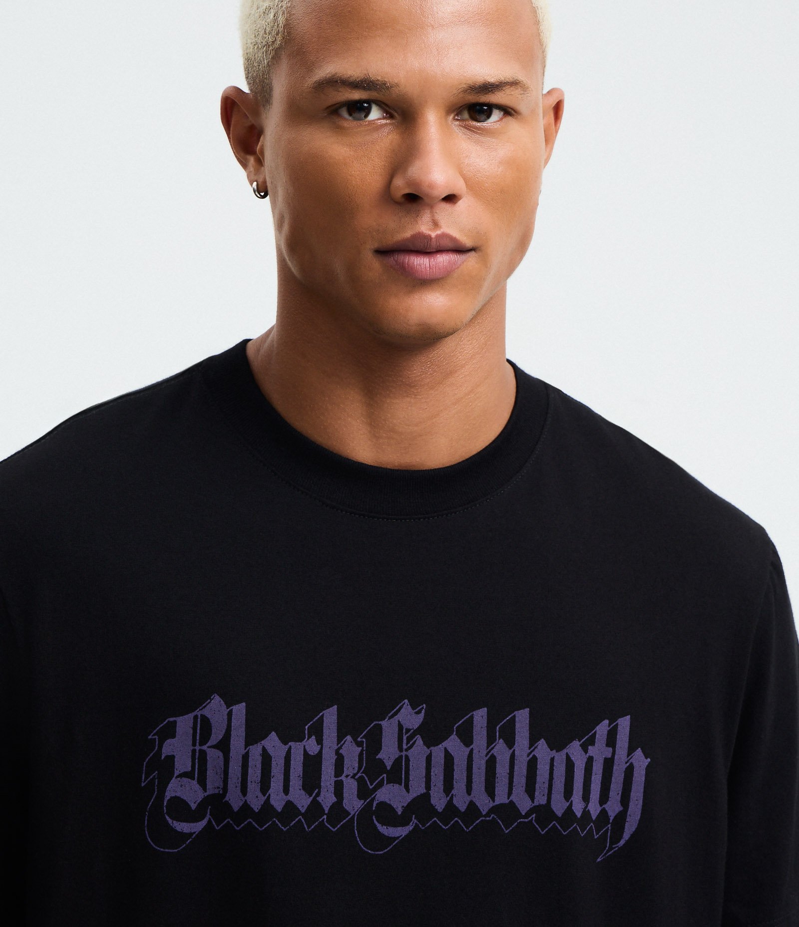 Camiseta Comfort em Algodão com Estampa Black Sabbath Preto 4