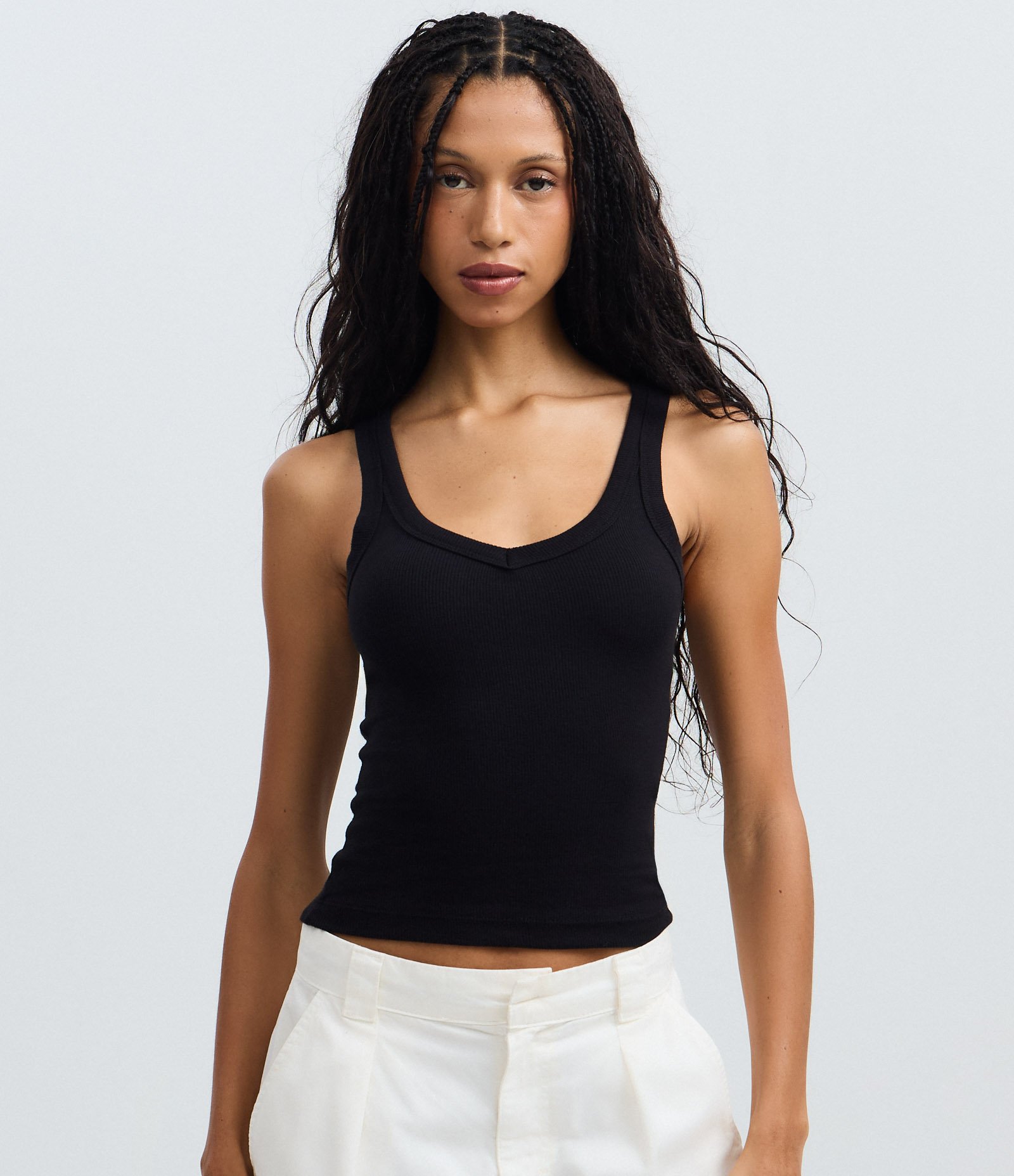 Blusa Sem Manga com Decote em V Preto 1