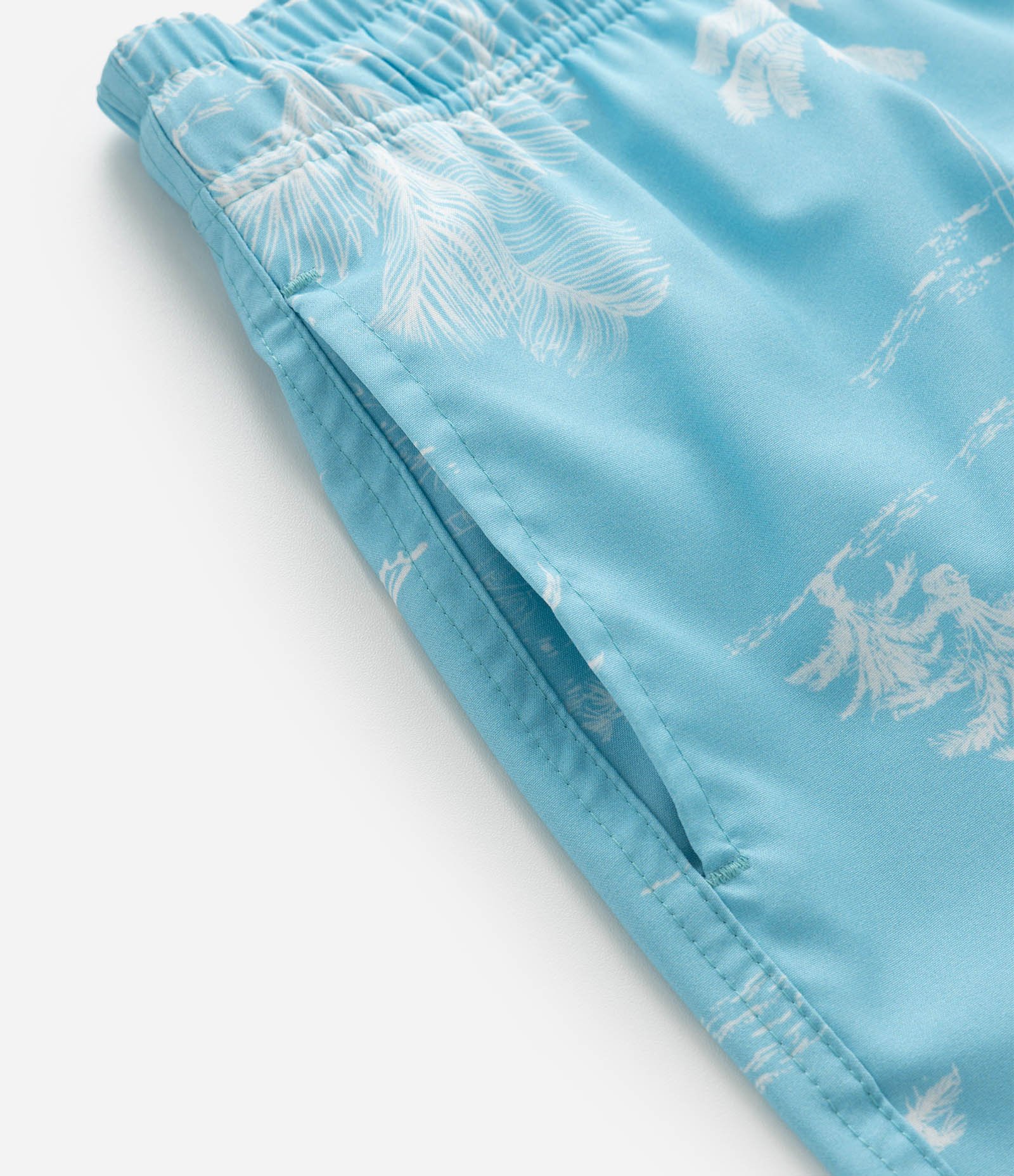 Bermuda de Banho em Microfibra Leve com Estampa de Folhagem Azul 5