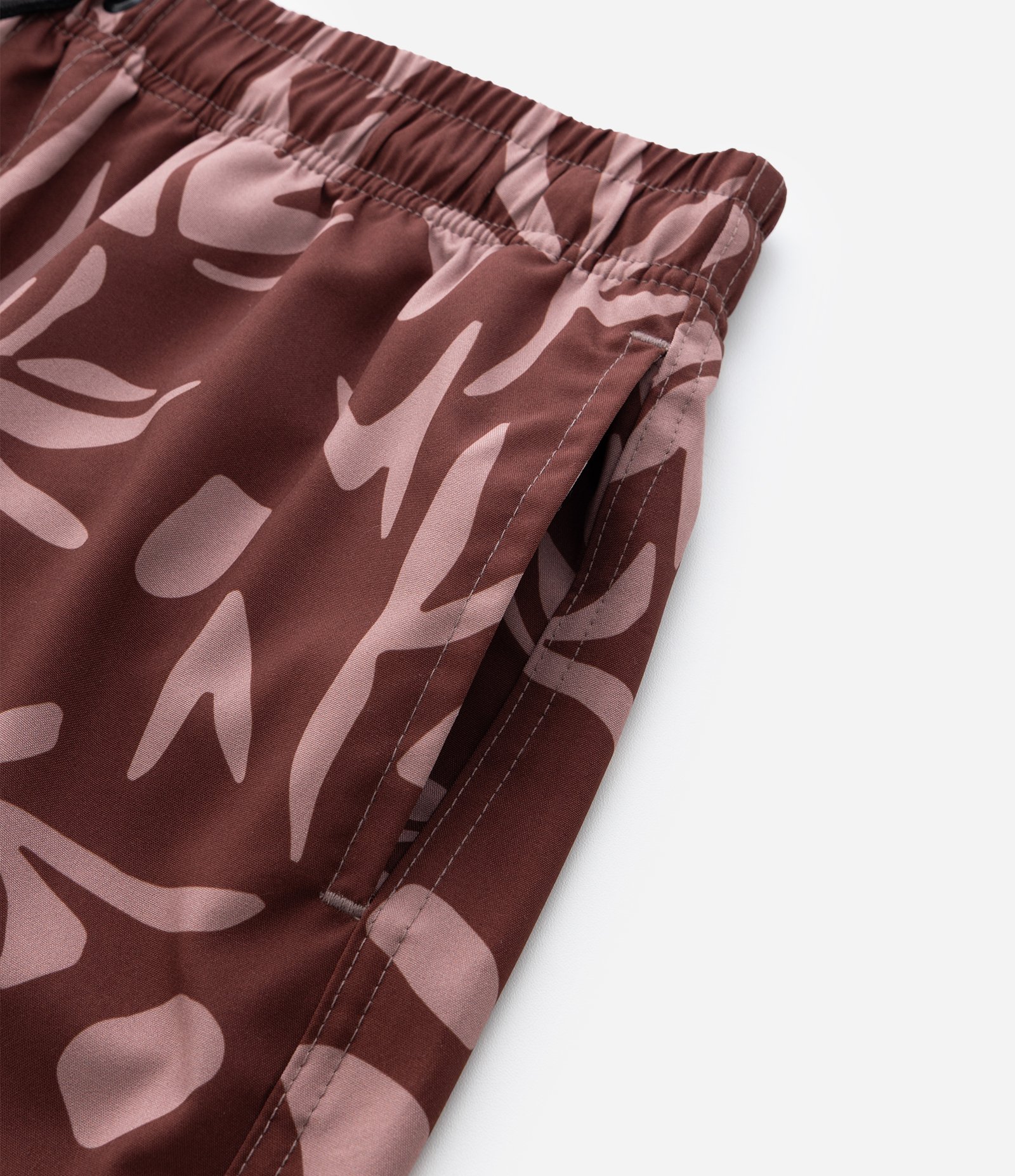 Bermuda Estampada com Forro Interno Vermelho 9