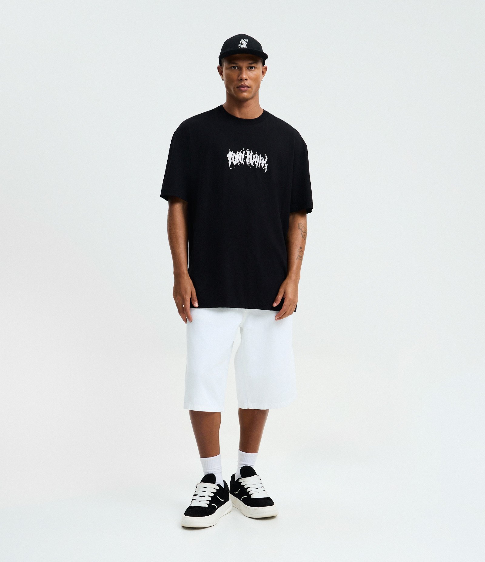 Camiseta Relaxed com Estampa Tony Hawk Preto 3