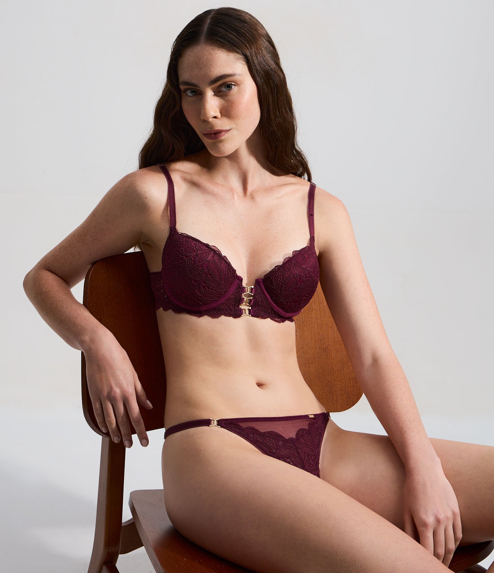 Sutiã Meia Taça em Renda Floral com Bojo Vermelho 1