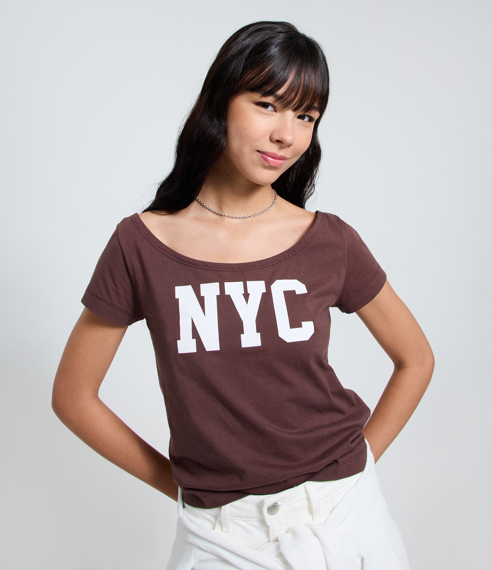 Camiseta Over Ombro a Ombro NYC Marrom 1