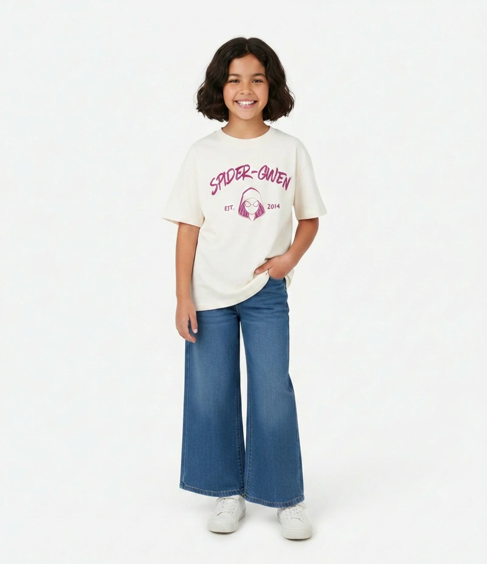 Camiseta Infantil Oversized com Estampa Spider-Gwen – Tam 7 a 16 Anos Off White 1