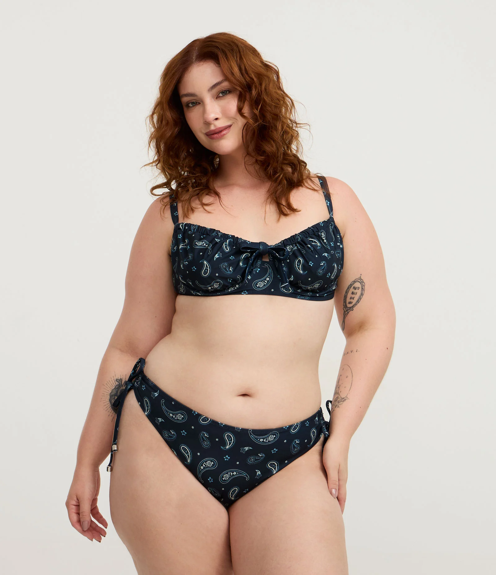 Biquini Top Meia Taça em Microfibra com Estampa Paisley Curve & Plus Size Azul 2
