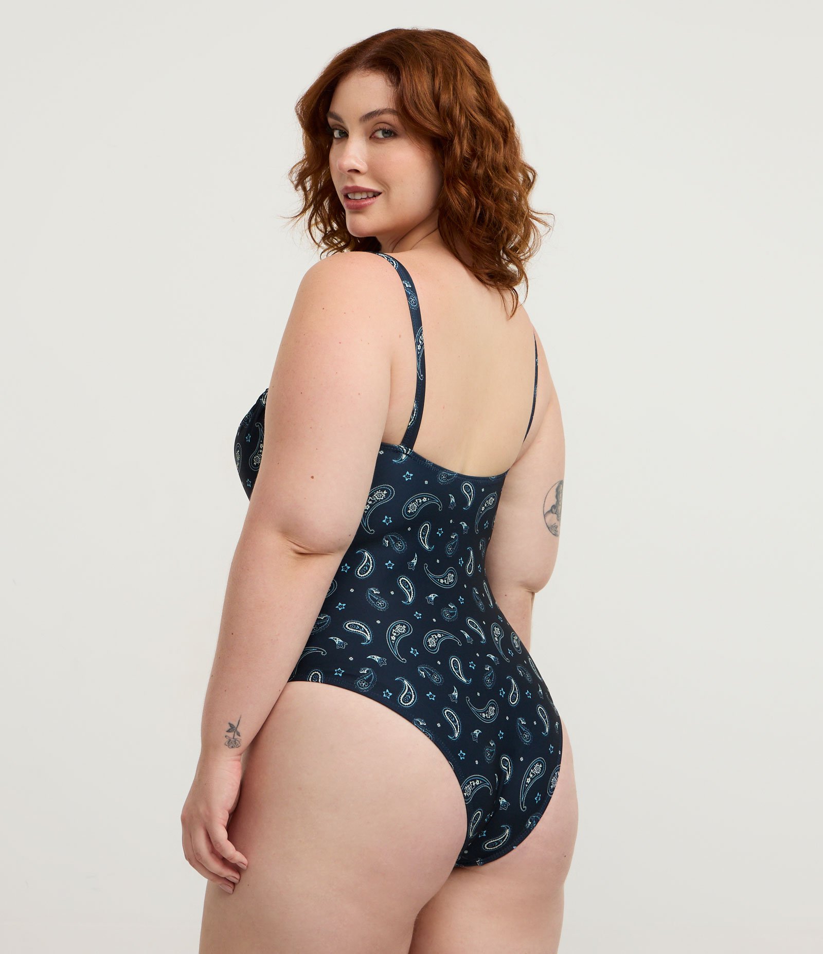 Maiô em Microfibra com Estampa Paisley Curve & Plus Size Azul 4