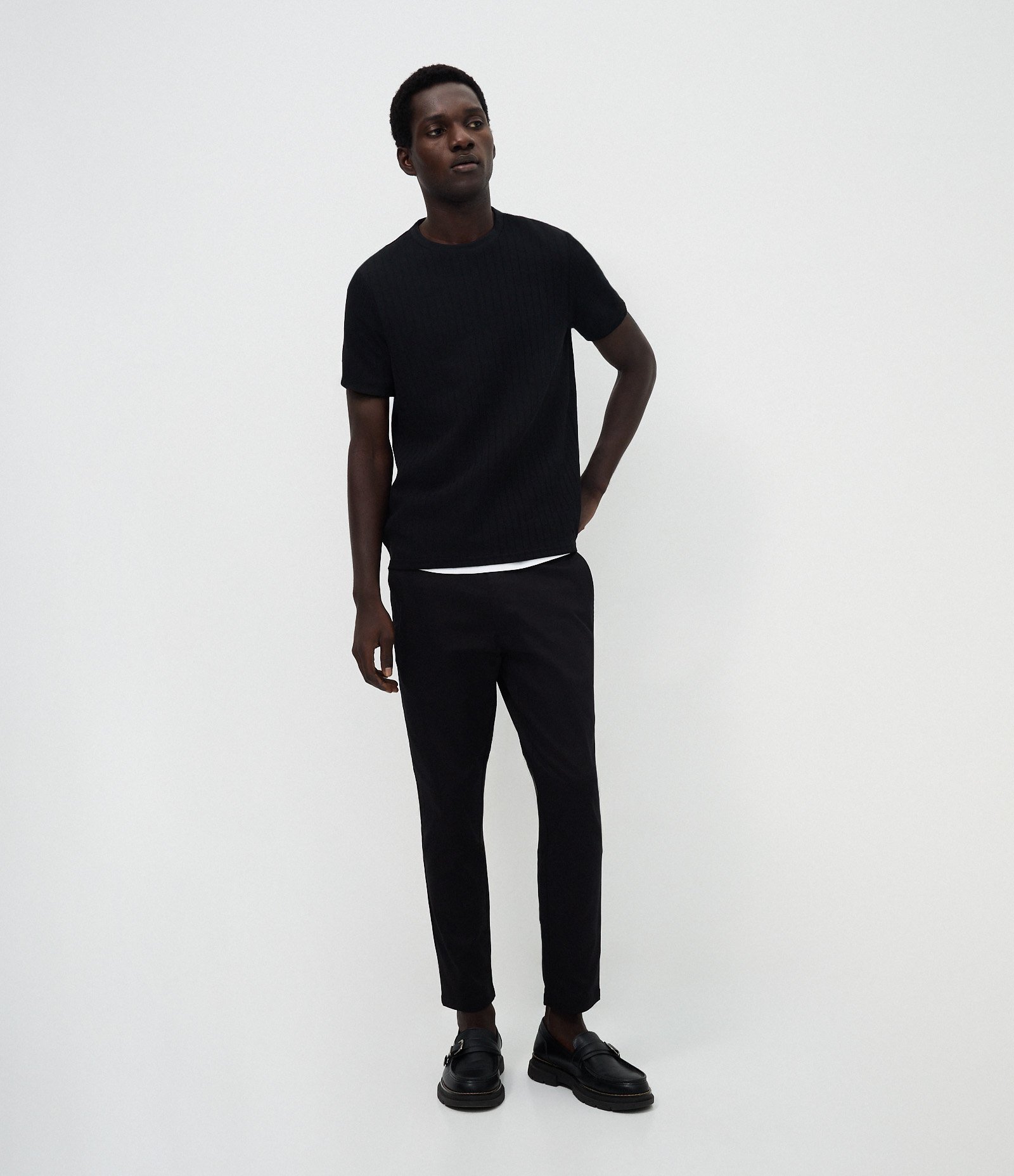 Camiseta Slim em Algodão com Textura Canelada Preto 2