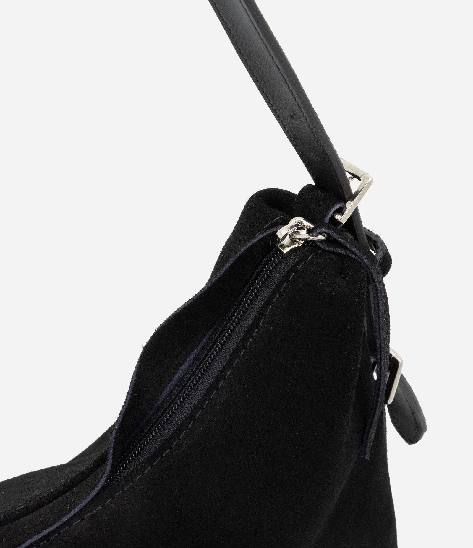 Bolsa Hobo em Couro com Fivelas Metalizadas Preto 4