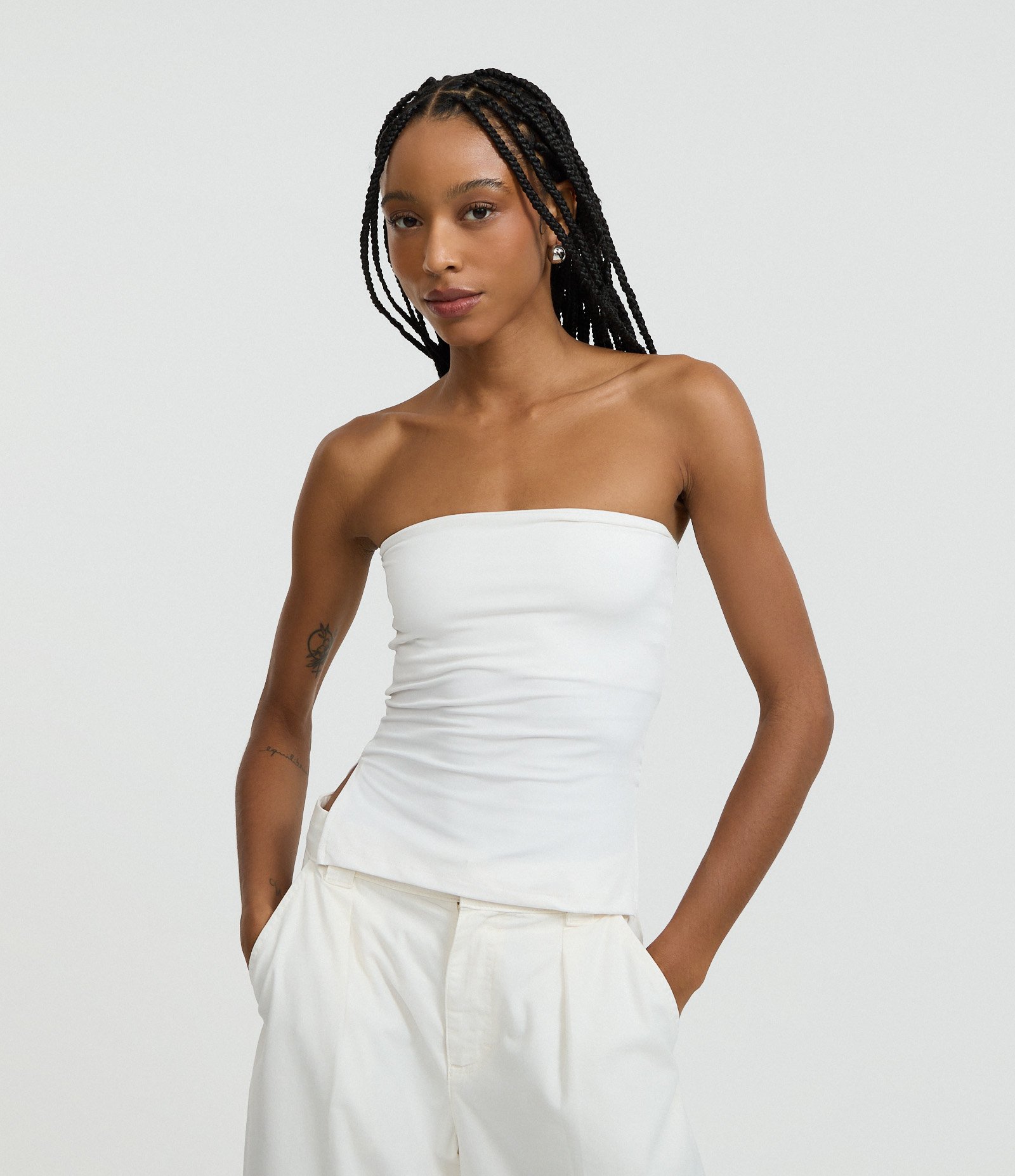 Blusa em Microfibra Tomara que Caia com Fenda Lateral Branco 1