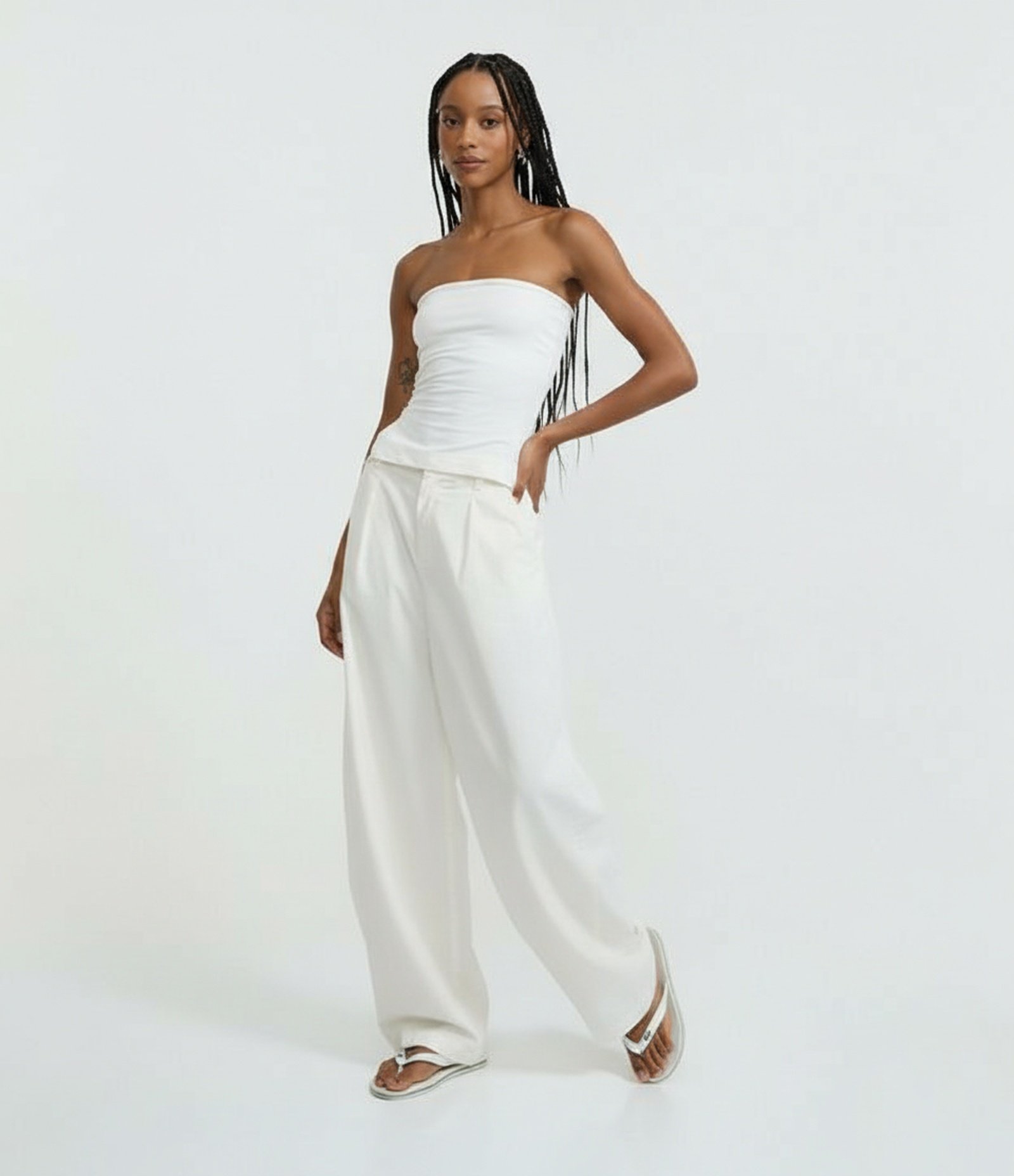 Blusa em Microfibra Tomara que Caia com Fenda Lateral Branco 7