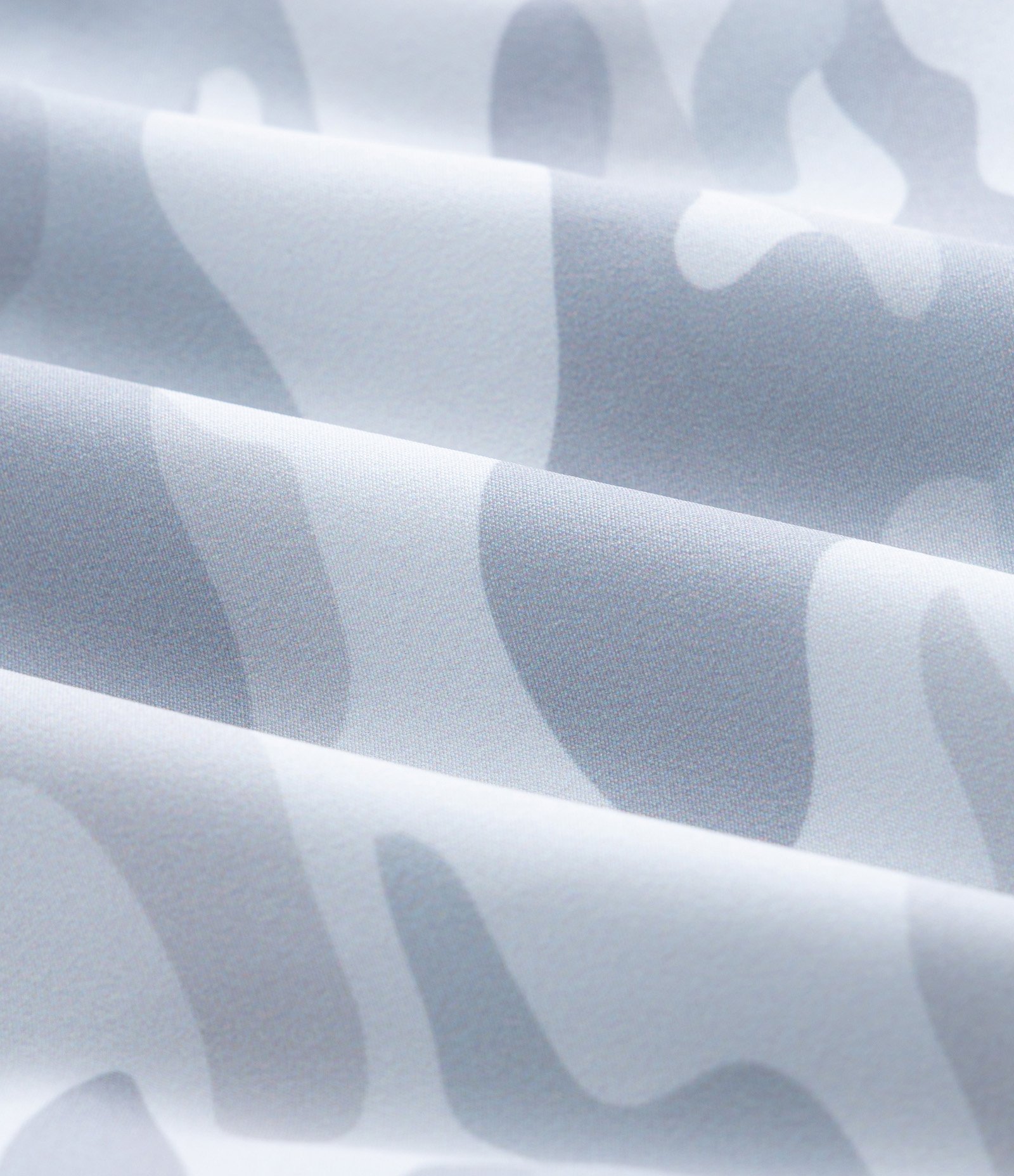 Bermuda em Microfibra com Estampa Camuflada Cinza 6