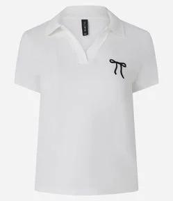 Blusa Polo em Piquet com Bordado de Laço