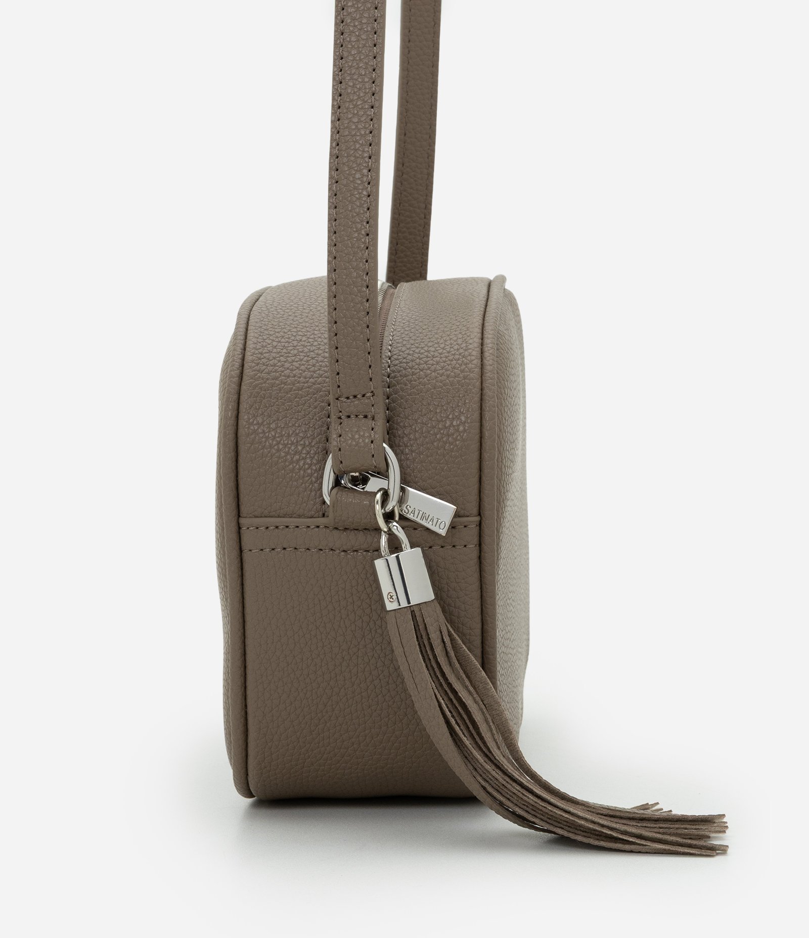 Bolsa Pequena Transversal com Detalhe de Tassel Cinza Escuro 2