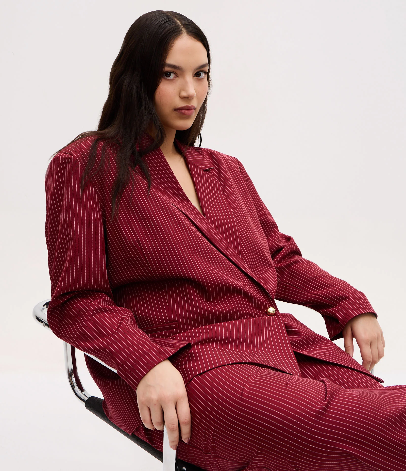 Blazer Alfaiatado com Risca de Giz e Fechamento Transpassado Curve & Plus Size Vermelho 1